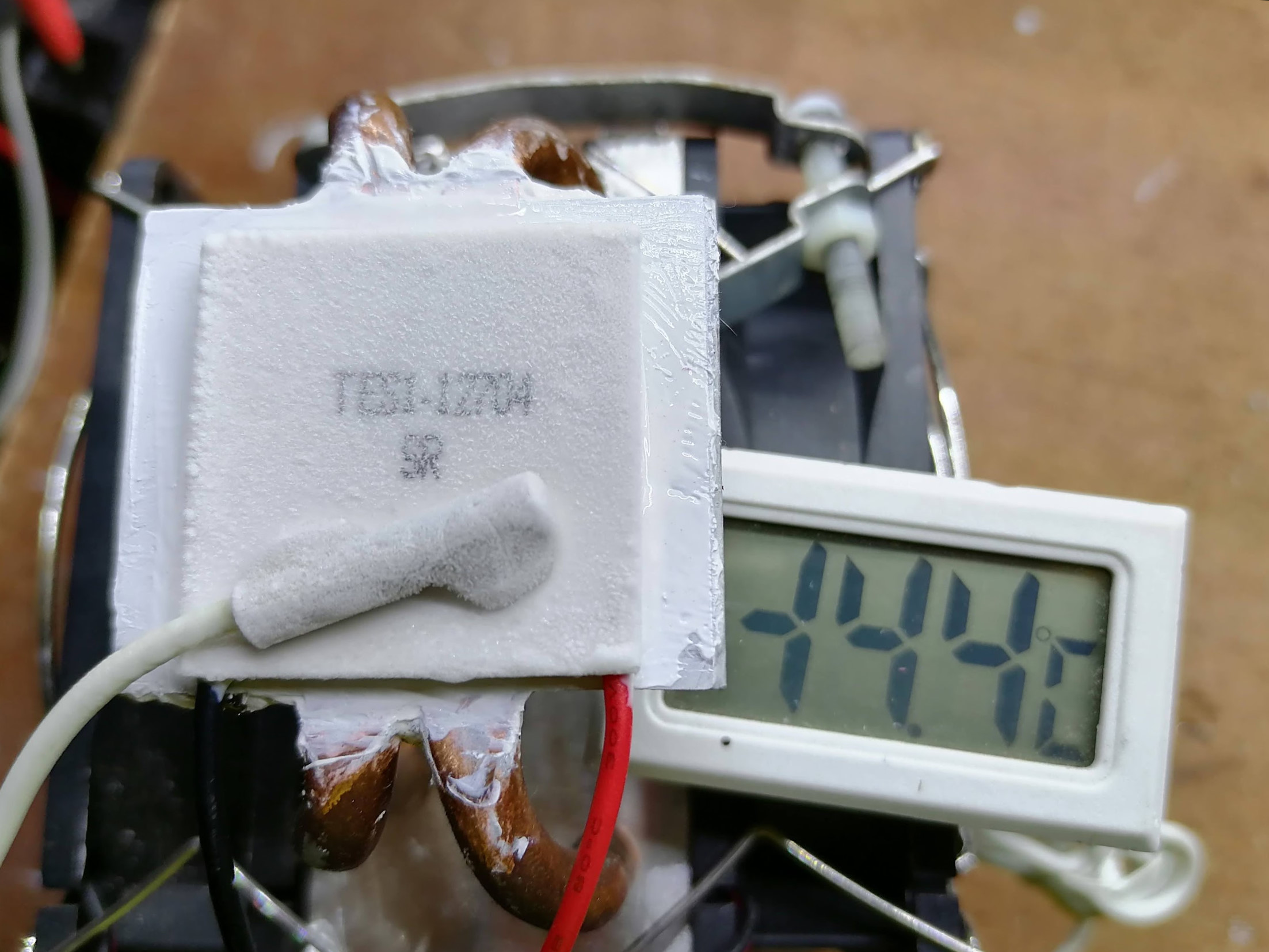 TEC1-12704SR(30*30mm) 12V Peltier Refrigeration Plate(แผ่นร้อน-เย็น) แผ่นเพลเทียร์