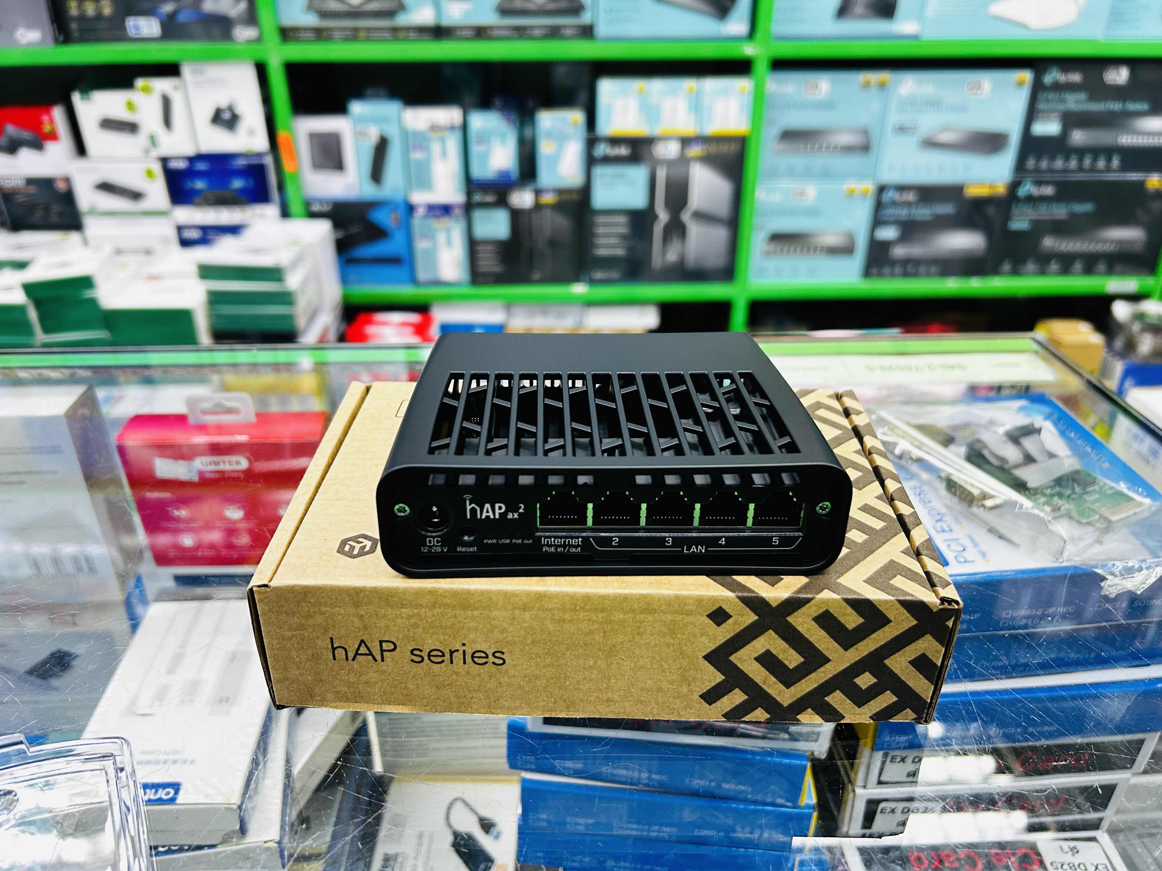 Mikrotik hAP ax2 Wireless Router WiFi6 CPU 4 Core 864MHz, Ram 1GB, ROS LV.4 WIFI6(C52iG-5HaxD-TC-TH)