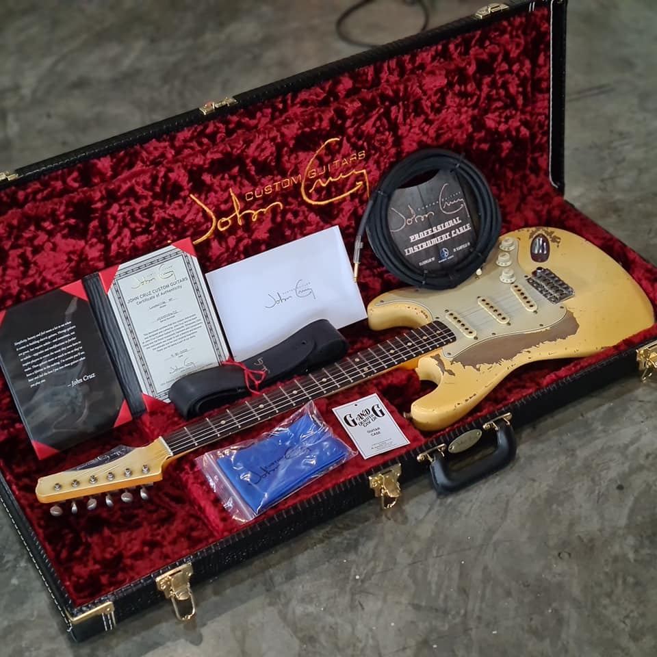 (BRAND NEW) JOHN CRUZ CUSTOM GUITARS - CROSSVILLE ST , VINTAGE WHITE "BATTLE AXE" #JC01010622 (2022)