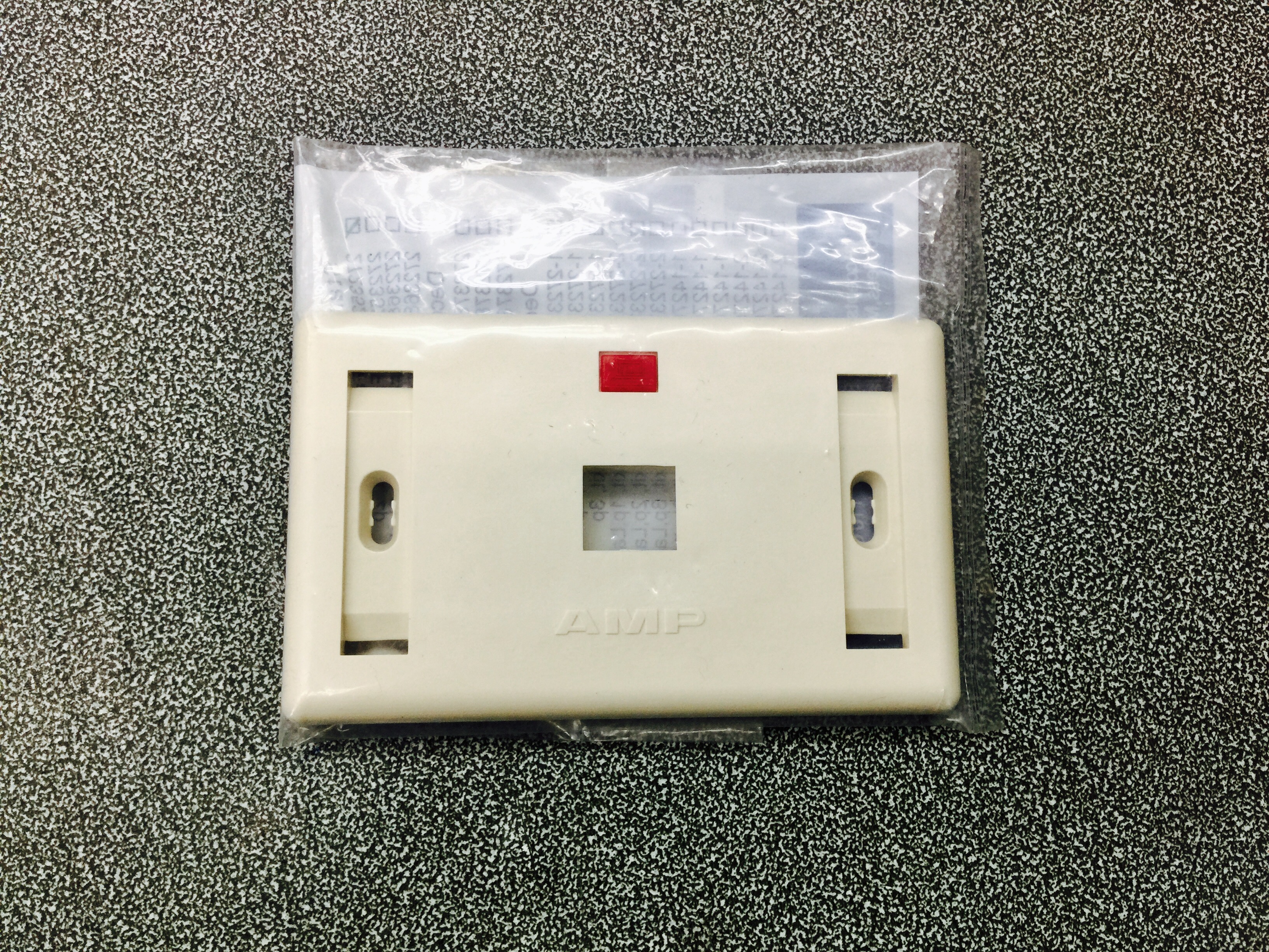 FACE PLATE AMP 1Outlet
