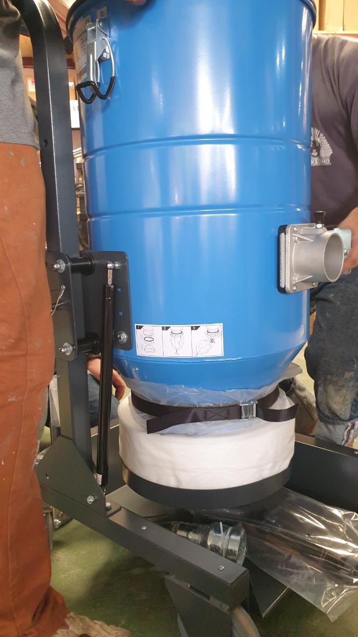 VC65 เครื่องดูดฝุ่นอุตสาหกรรม ขนาด 50 ลิตร (Blue)