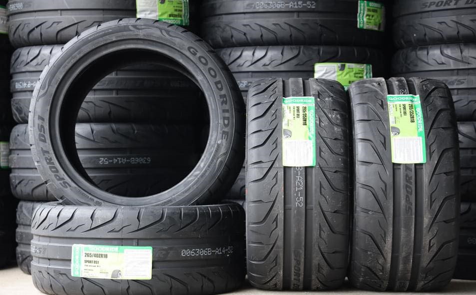 ยางGOODRIDE SPORT DS1 ขนาด 235/45-18ราคาพิเศษ สั่งได้