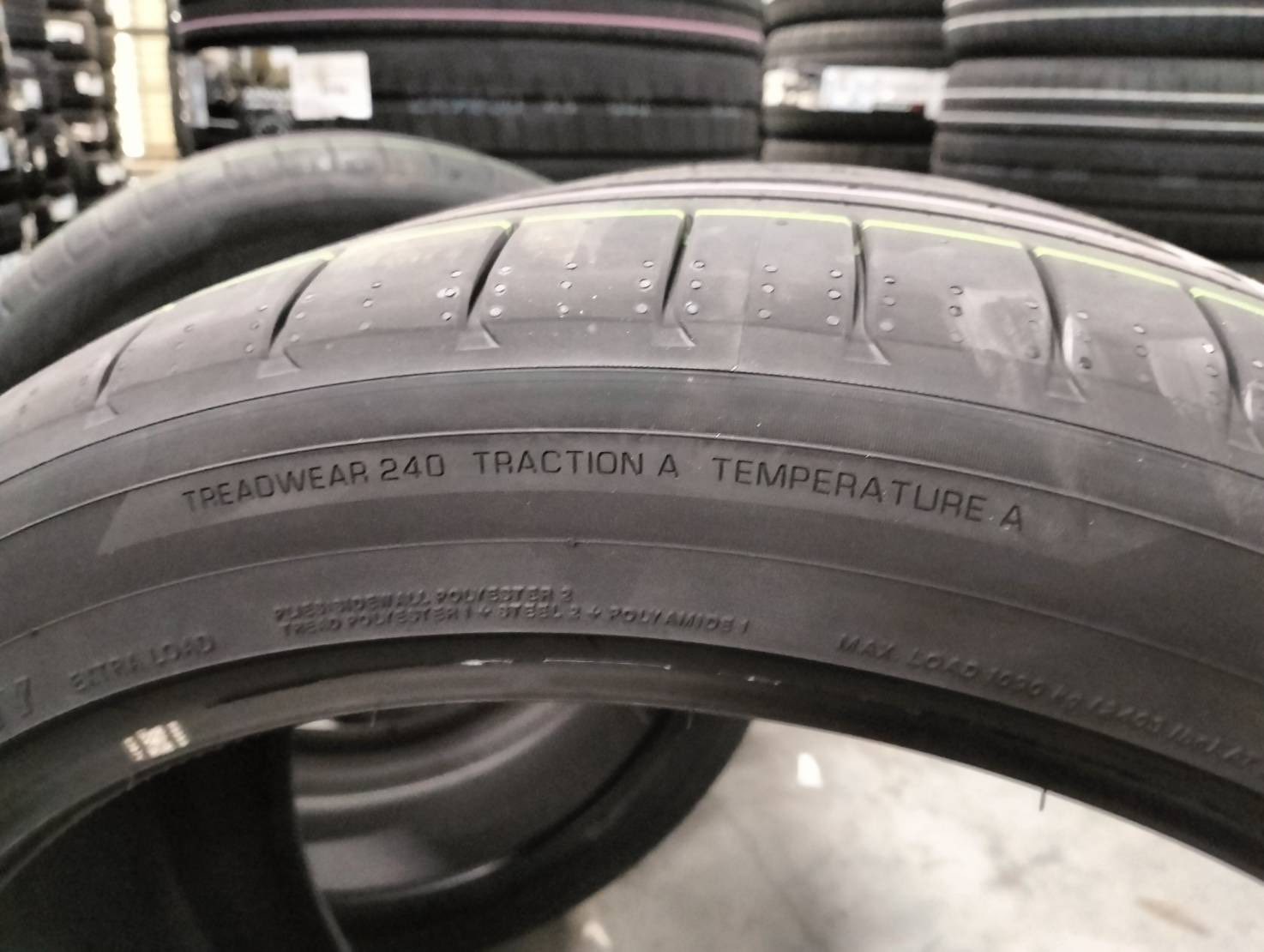 ยาง YOKOHAMA ADVAN SPORT V107 ขนาด 225/40-19ราคาพิเศษ สั่งได้