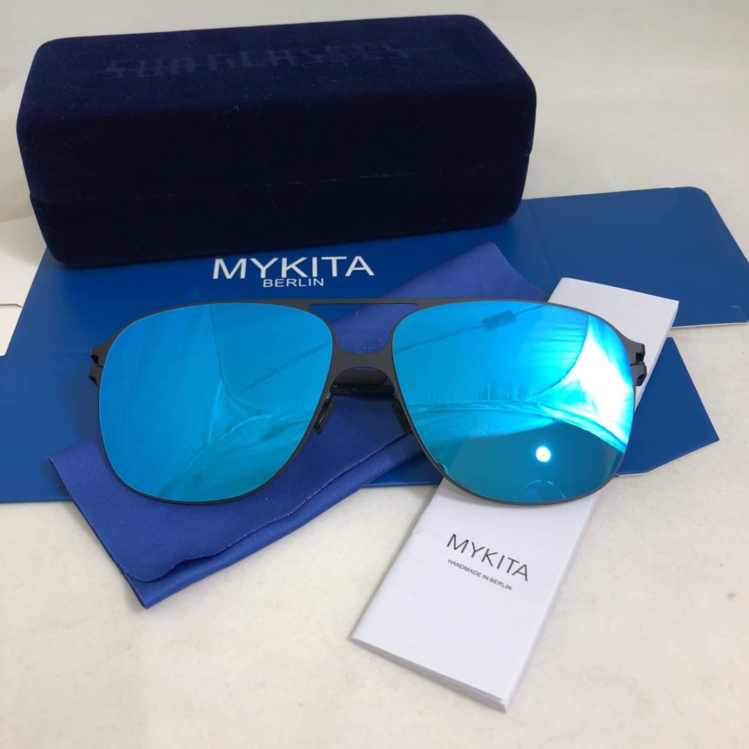 #olsmykitaglasses พร้อมส่ง Mykita Oversize งานสวยเนี้ยบมาก ♥️♥️เหลือ 2 สีครับ รุ่นพี่มอสนี้หายากแล้วครับ งานเกรด Hi end ปั้มโลโก้ทุกจุด เทียบแท้1:1 ราคา 1700 บาท อุปกรณ์ครบเซทใหญ่ตามแบรนด์ : Full set ✅รับประกันความพอใจ👍Ἷ