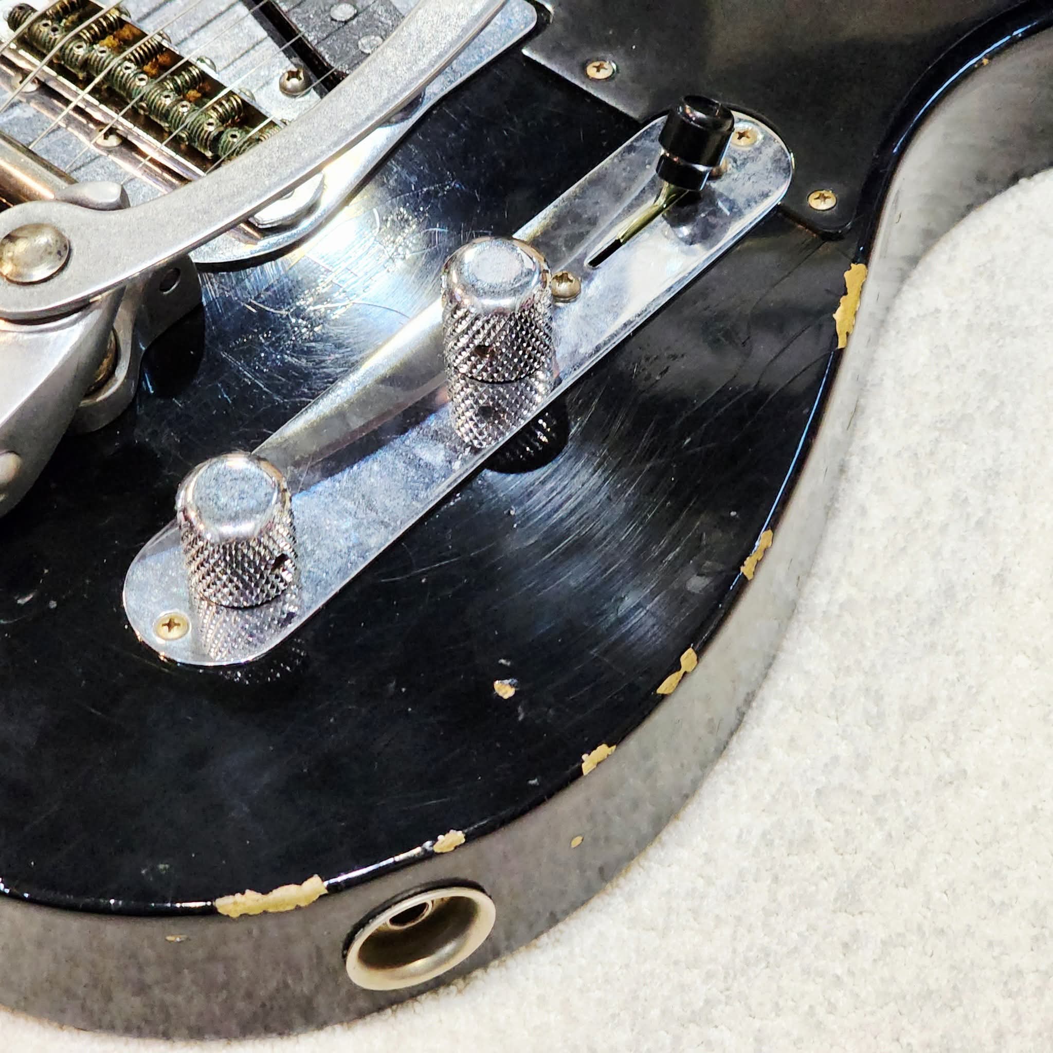 (USED) FENDER Custom Shop Limited Edition '50s Vibra Telecaster Heavy Relic - Aged Black Serial # CZ541777