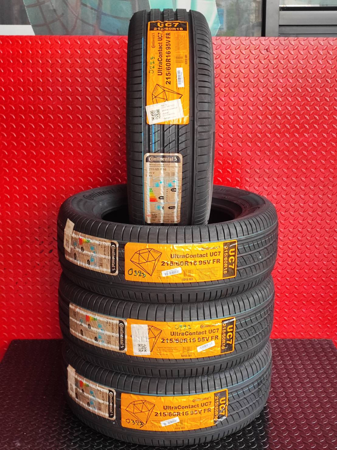ยาง CONTINENTAL ULTRACONTACT UC7 ขนาด 215-60-16