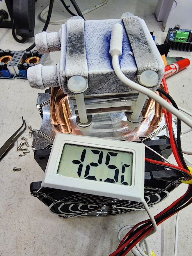 ชุดทำน้ำเย็นแบบ 4 Heat Pipe Single Core radiator ( ทำความเย็นได้ -12.0 องศา/ไม่มีน้ำ )