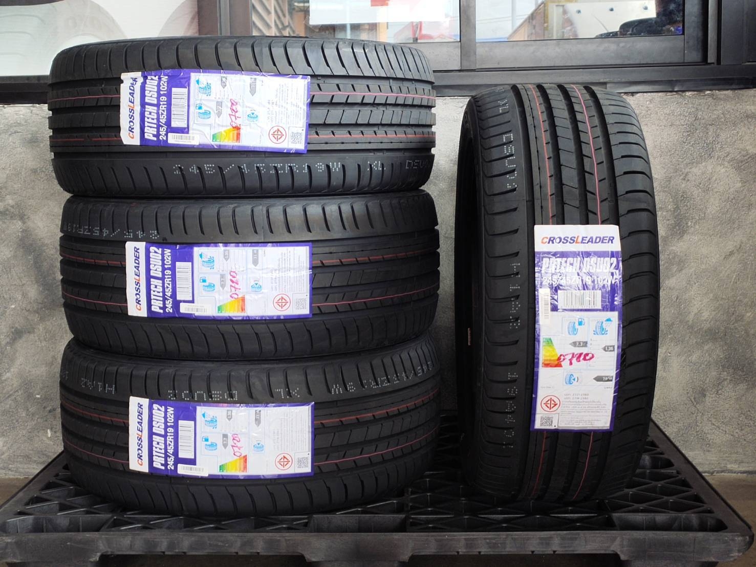 ยาง CROSSLEADER DSU02 ขนาด 225/45-18ราคาพิเศษ สั่งได้