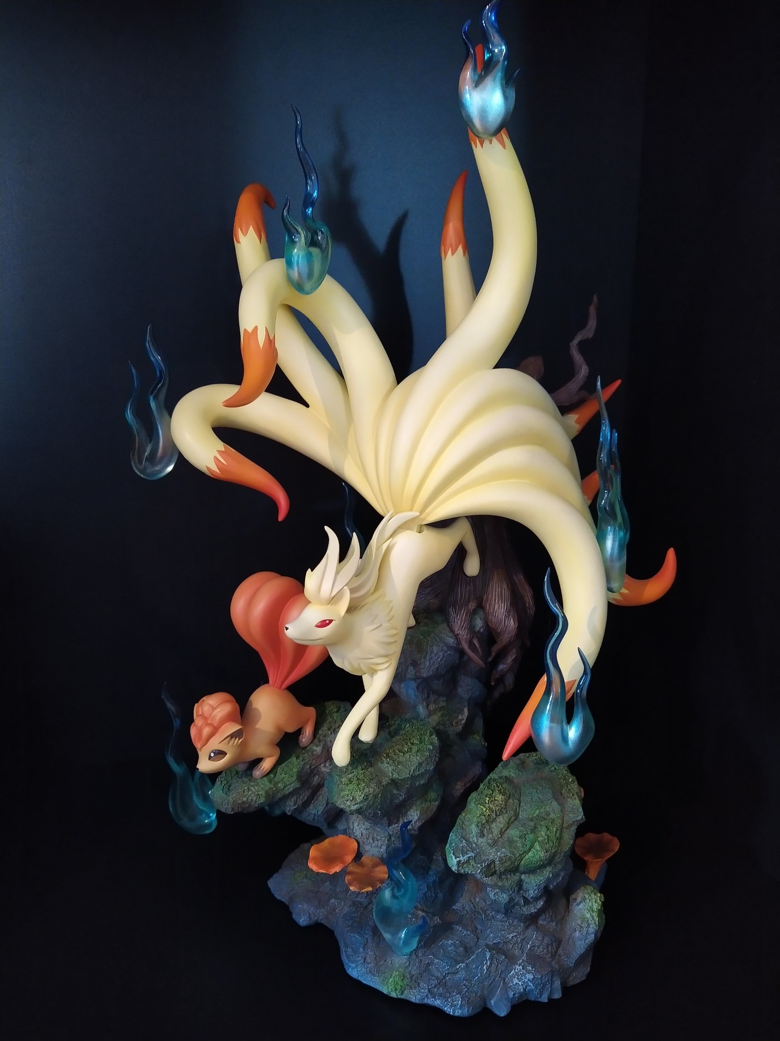 Moon Shadow Studios - Ninetales(Kyukon) Family with Vulpix(Rokon)โปเกมอน POKEMON(Pokémon) โรคอน คิวคอน