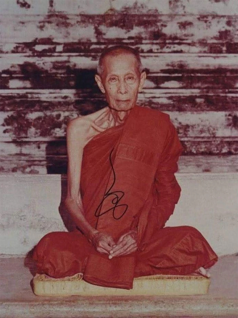 พระสังกัจจายน์ รุ่นเพชรรุ่งโรจน์ หลวงปู่โต๊ะ วัดประดู่ฉิมพลี หลังยันต์3นะ ปี2535 สภาพสวยเดิมๆ มวลสารสำคัญ คือ เถ้าอังคาร ของหลวงปู่โต๊ะ และผสมของผงเก่า