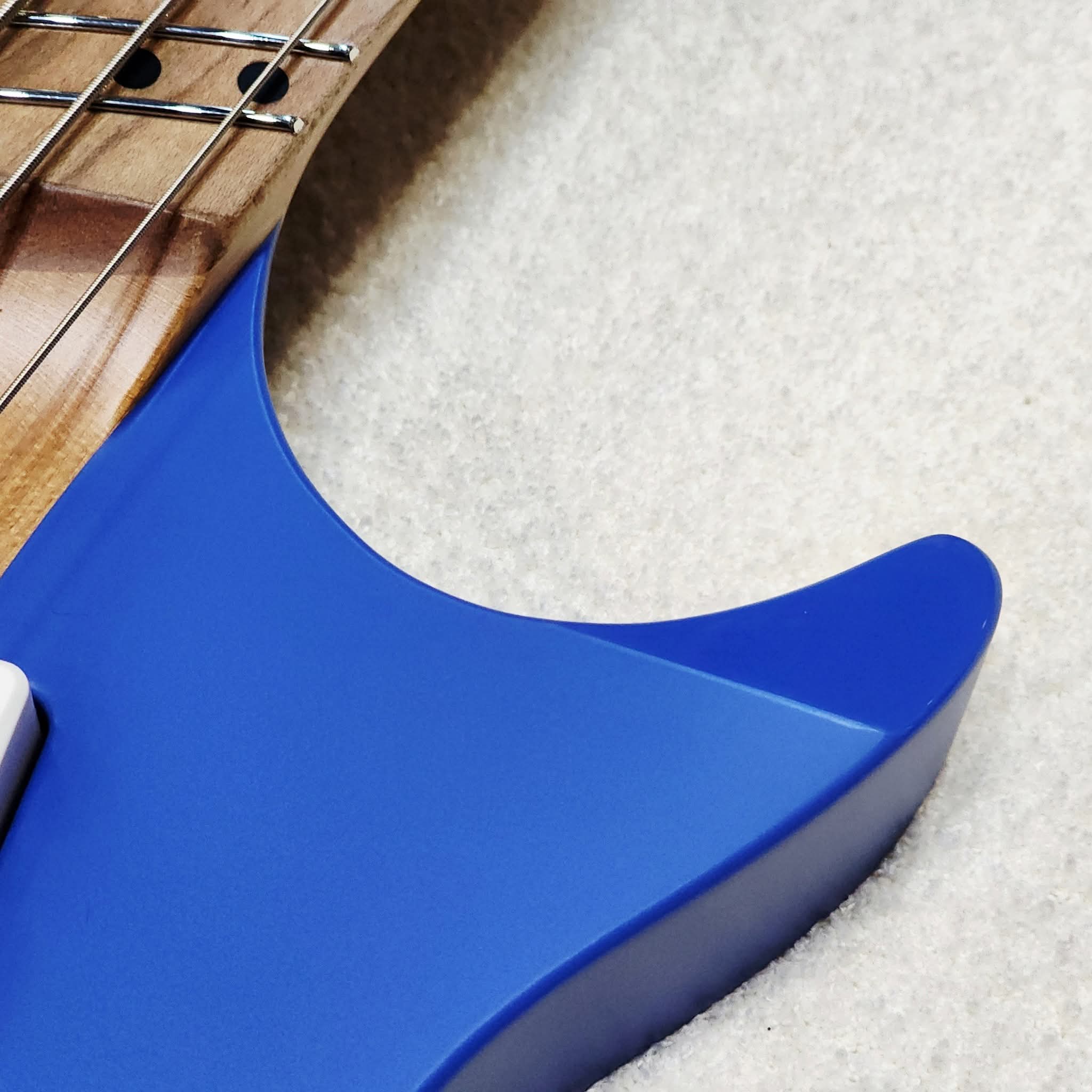 ABASI / LARADA BASS 5 // MASTER SERIES // CLARION BLUE