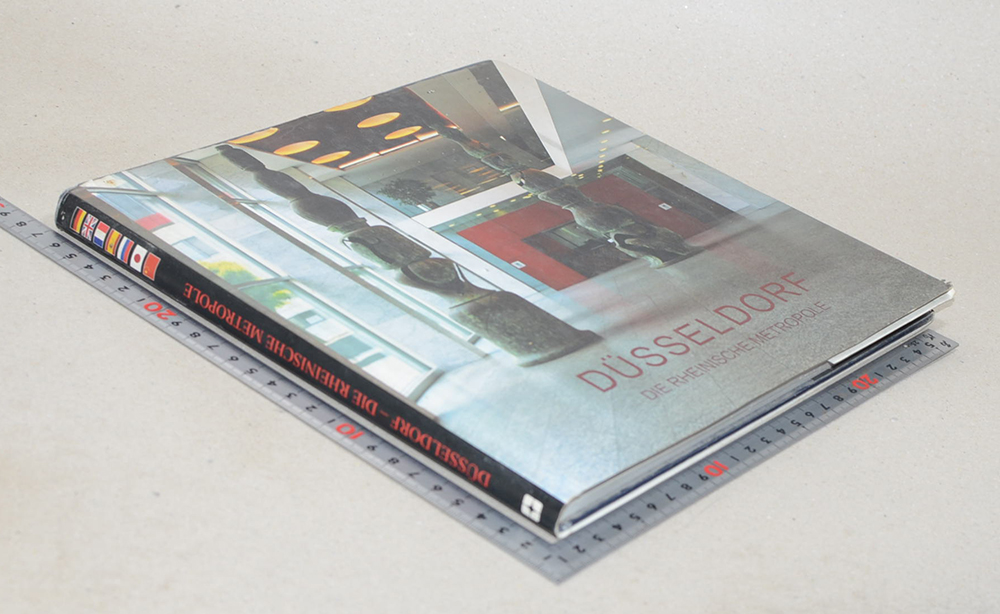 DUSSELDORF DIE RHEINISCHE METROPOLE