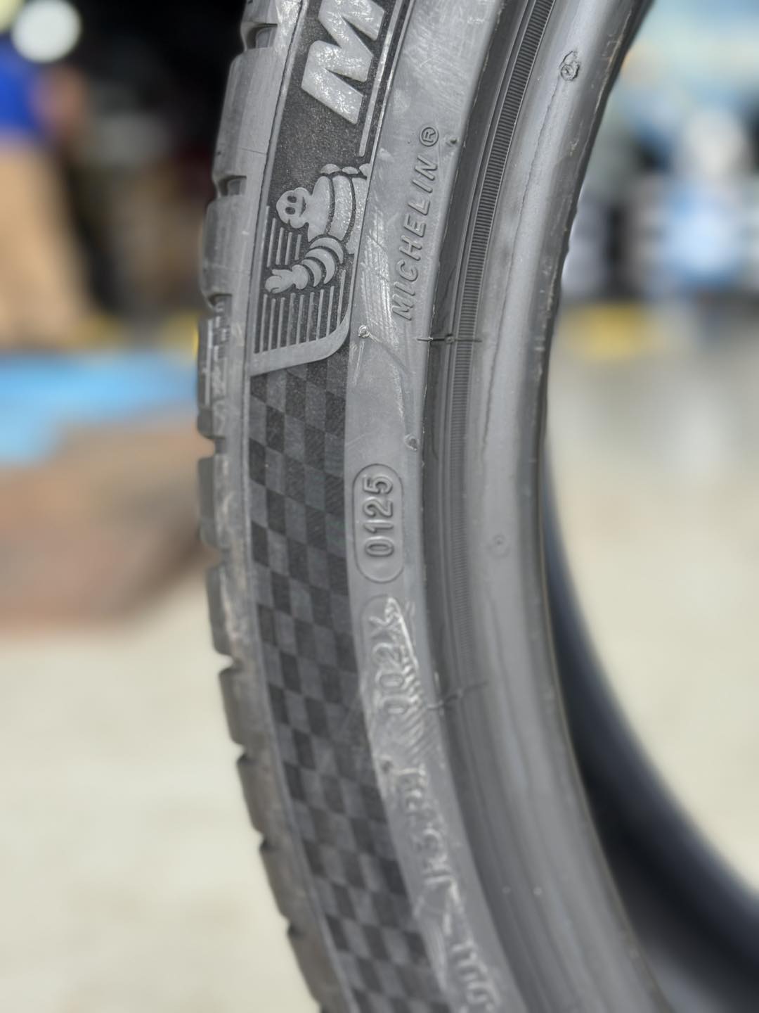 ยางMICHELIN PILOT SPORT4 SUV ขนาด 275/35R23 ราคาพิเศษ สั่งได้