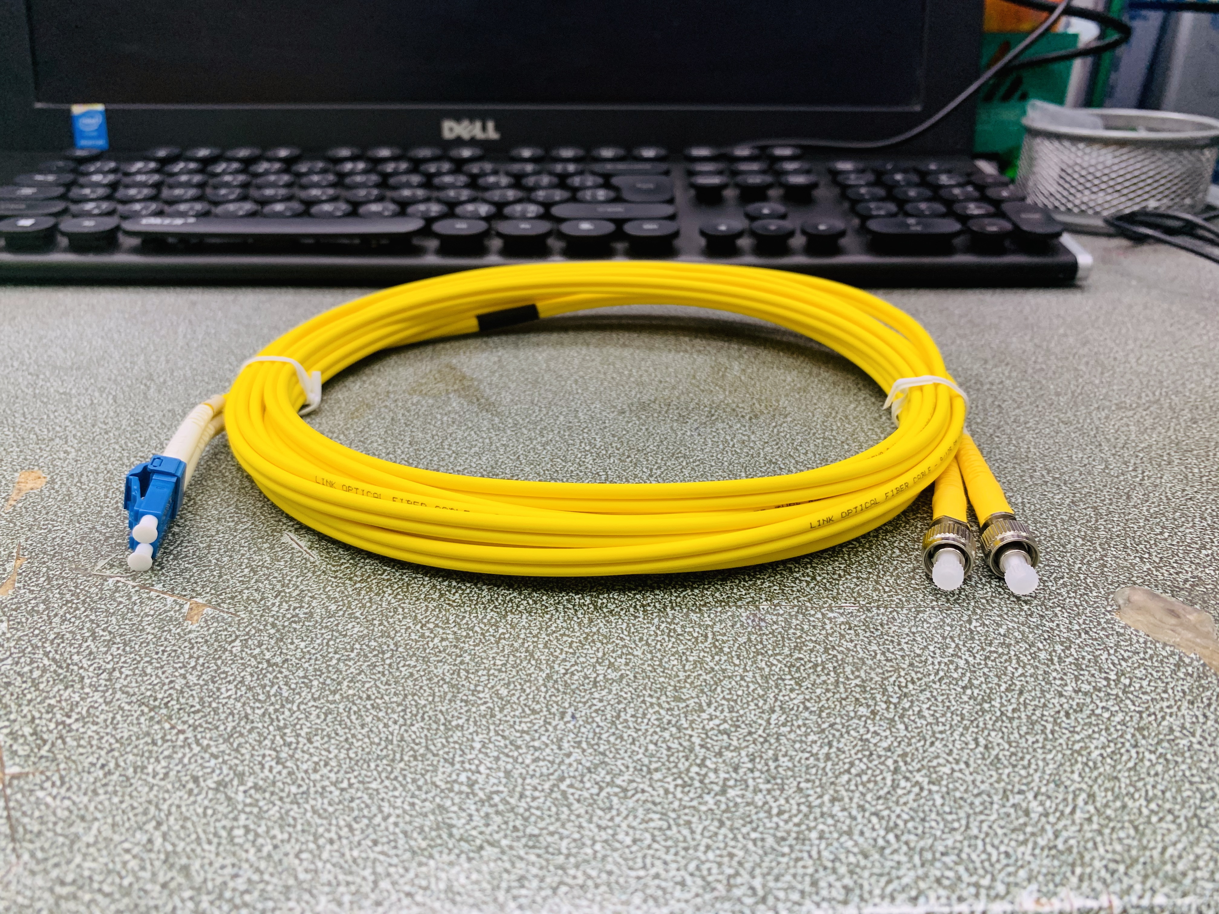 Link UFP982D31-05 Fiber Optic FC-LC Patch Cord OS2, Duplex 9/125 μm Single-mode, (3.0 mm Jacket)/UPC-UPC, Lengths 5 m.