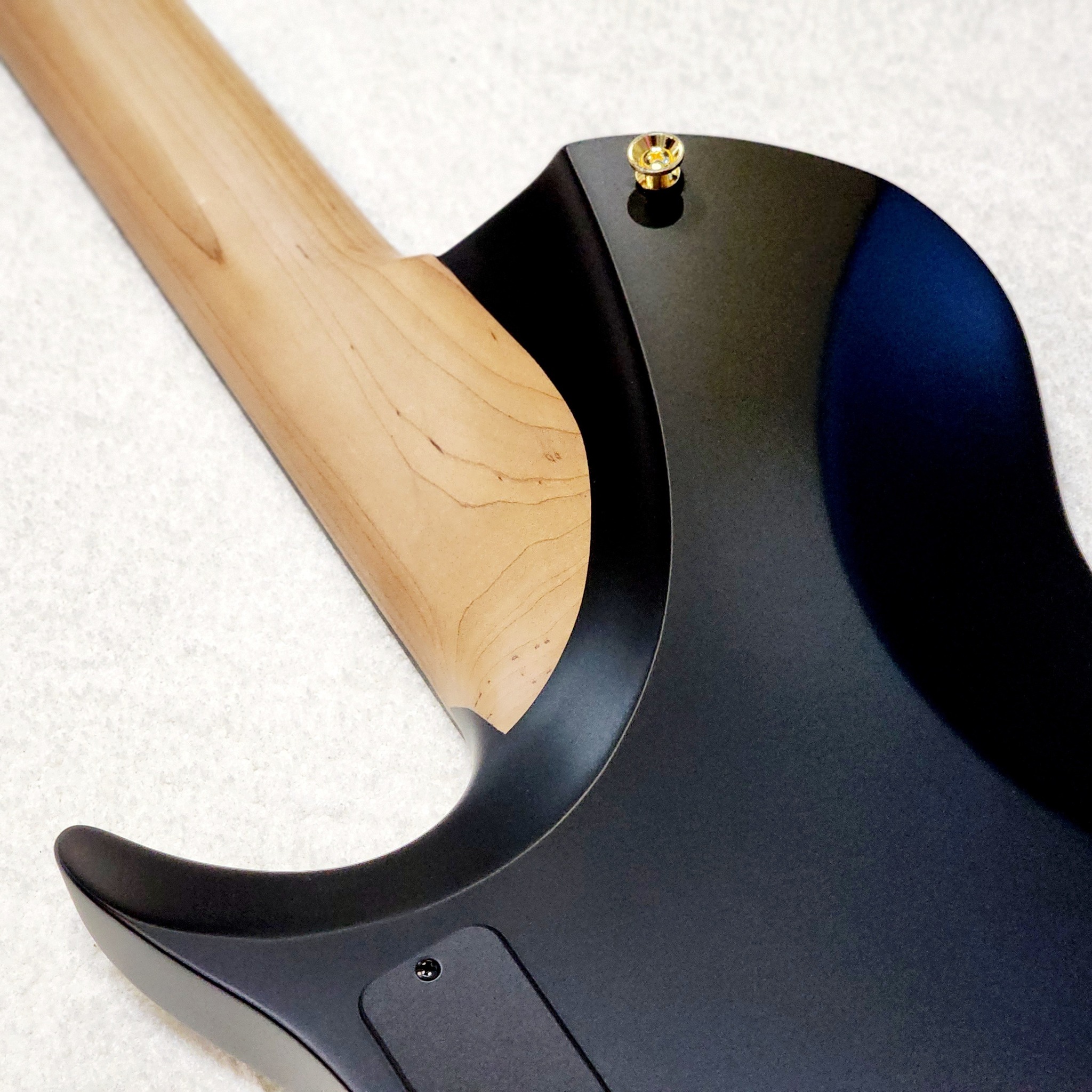 ABASI // LARADA 7 // MASTER SERIES // BLACK BEAUTY