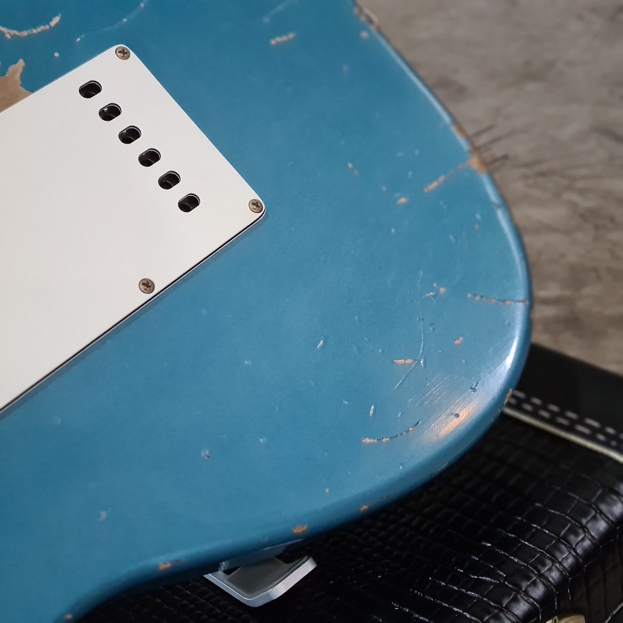 (BRAND NEW) JOHN CRUZ CUSTOM GUITARS - CROSSVILLE ST , GULF BLUE METALLIC OVER SUNBURST "BATTLE AXE" #JC00880522 (2022)