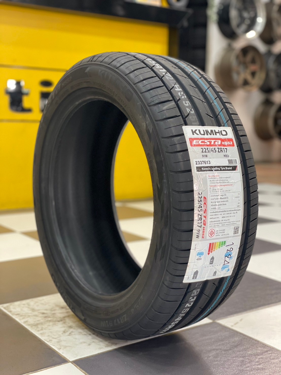 ยาง KUMHO HS52 ขนาด 215-45-17ราคาพิเศษ สั่งได้