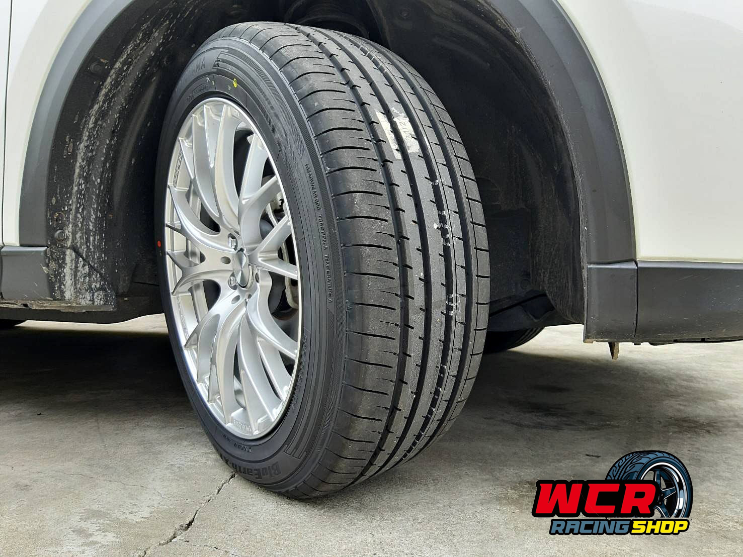 ยาง YOKOHAMA BluEarth-XT AE61 ขนาดยาง 235/55R19