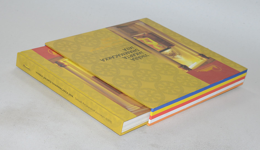 VIHARA JAKARTA DHAMMACAKKA JAYA (2 ภาษา / พร้อมกล่อง)