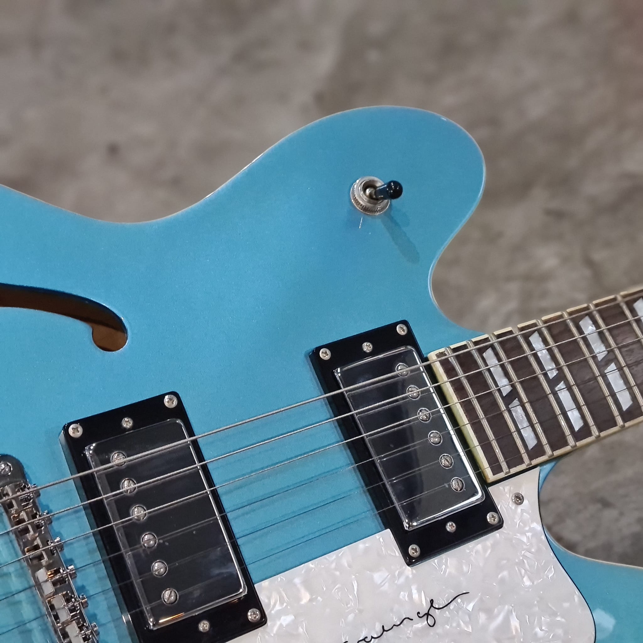 (USED) EPIPHONE SUPERNOVA " Noel Gallagher " Signature