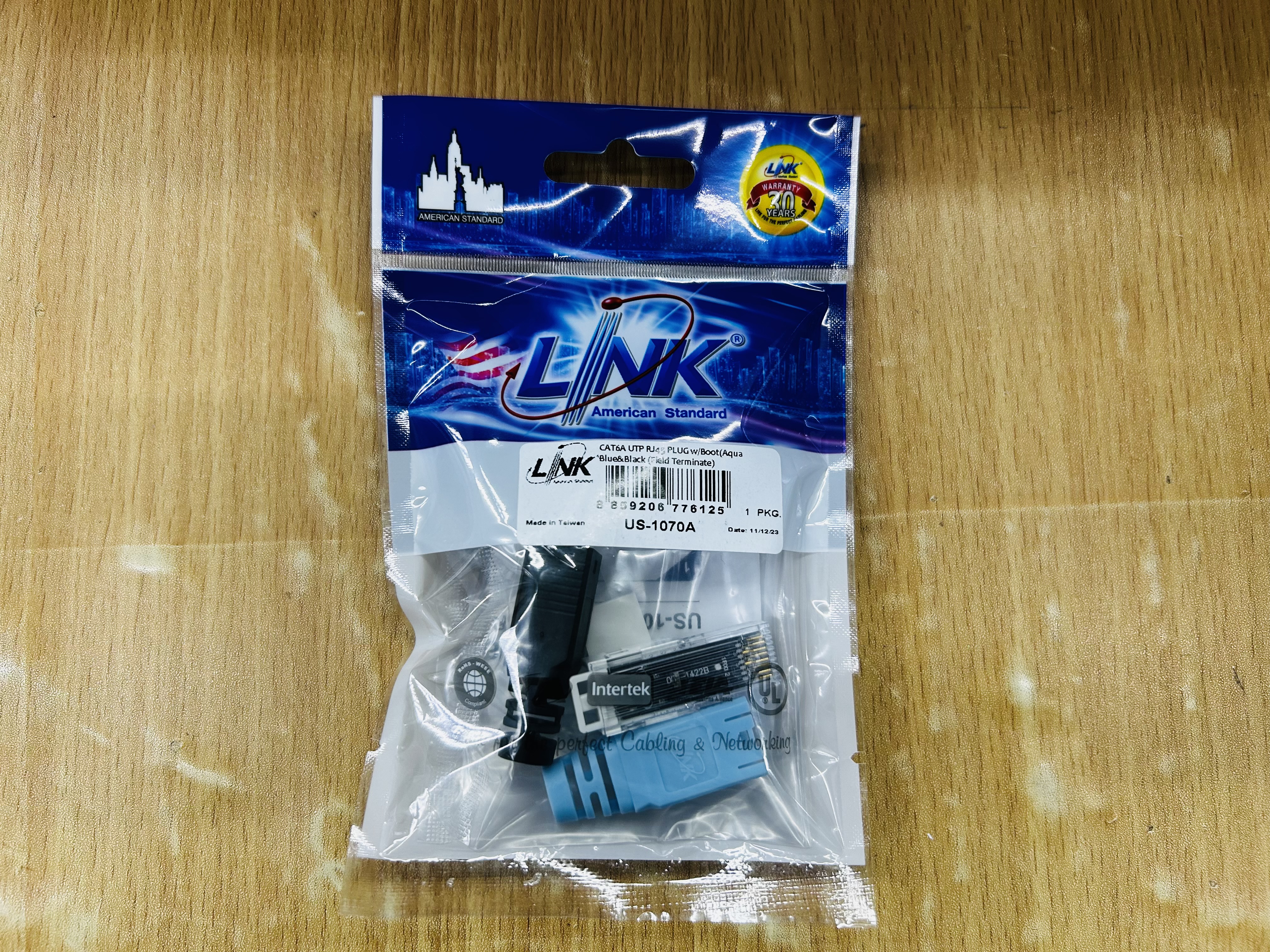 Link US-1070A CAT6A UTP RJ45 Plug w/Boot(Aqua Blue &Black(Field Terminate