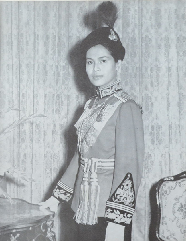 ประมวลพระบรมฉายาลักษณ์ พระราชกรณียกิจ และ พระราชจริยาวัตร พุทธศักราช 2514