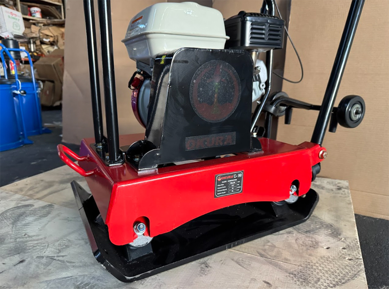 OKURA C-90HDR เครื่องตบดินลูกยาง 1.5Ton GX-160