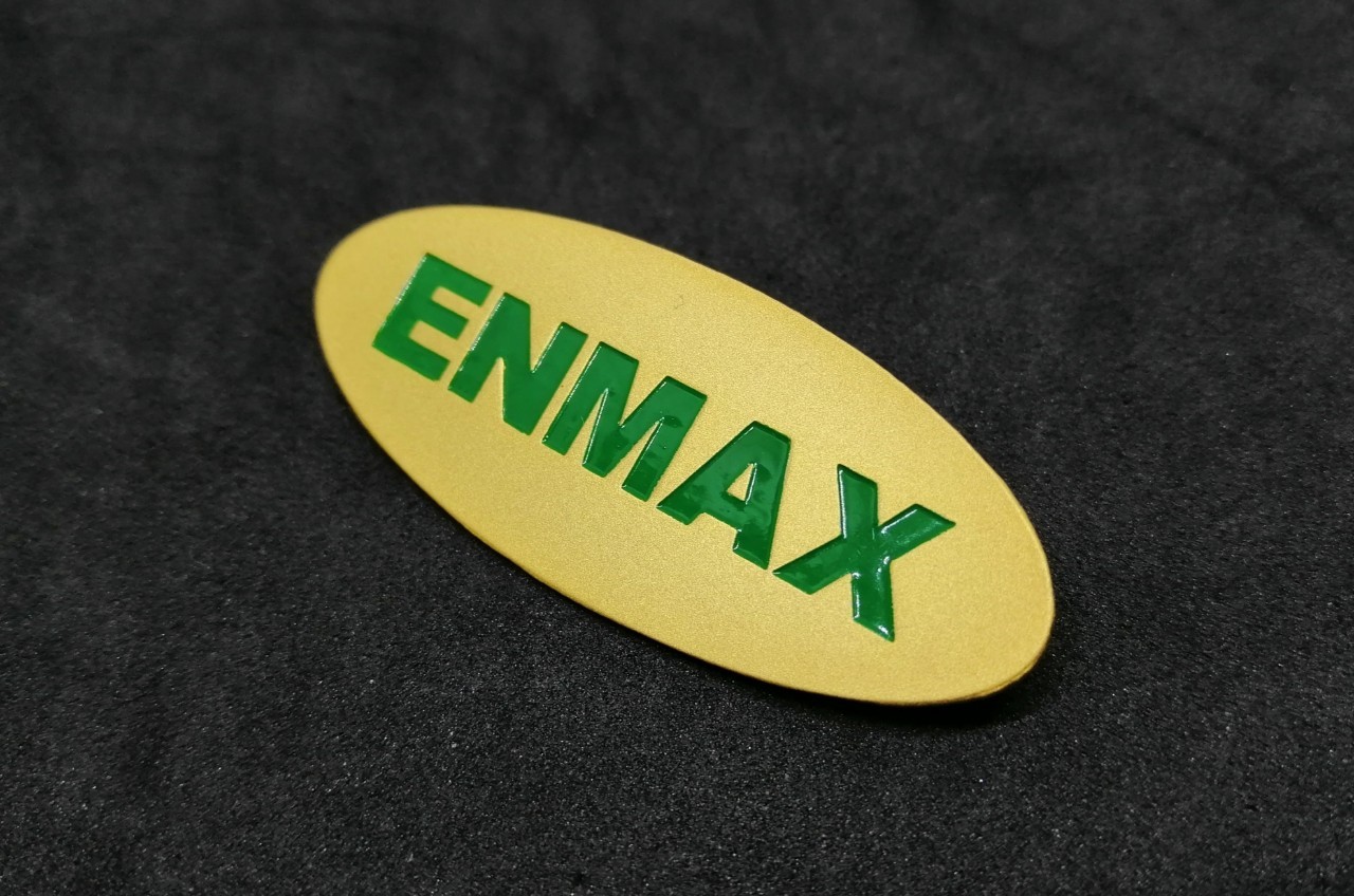 ป้ายโลโก้สีทองด้าน