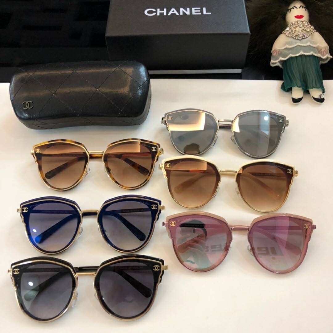 Chanel มาใหม่จร้า งานสวย ทุกมุม งานเกรด Hi end ปั้มโลโก้ทุกจุด เทียบแท้1:1 พร้อมส่ง 3 สี ❤️ปรอทเงิน ❤️ดำทอง ❤️น้ำเงินทอง ราคา 1900 บาท อุปกรณ์ครบเซทใหญ่ตามแบรนด์ : Full set ✅รับประกันความพอใจ👍🏼 ***ถ่ายจากสินค้าจ