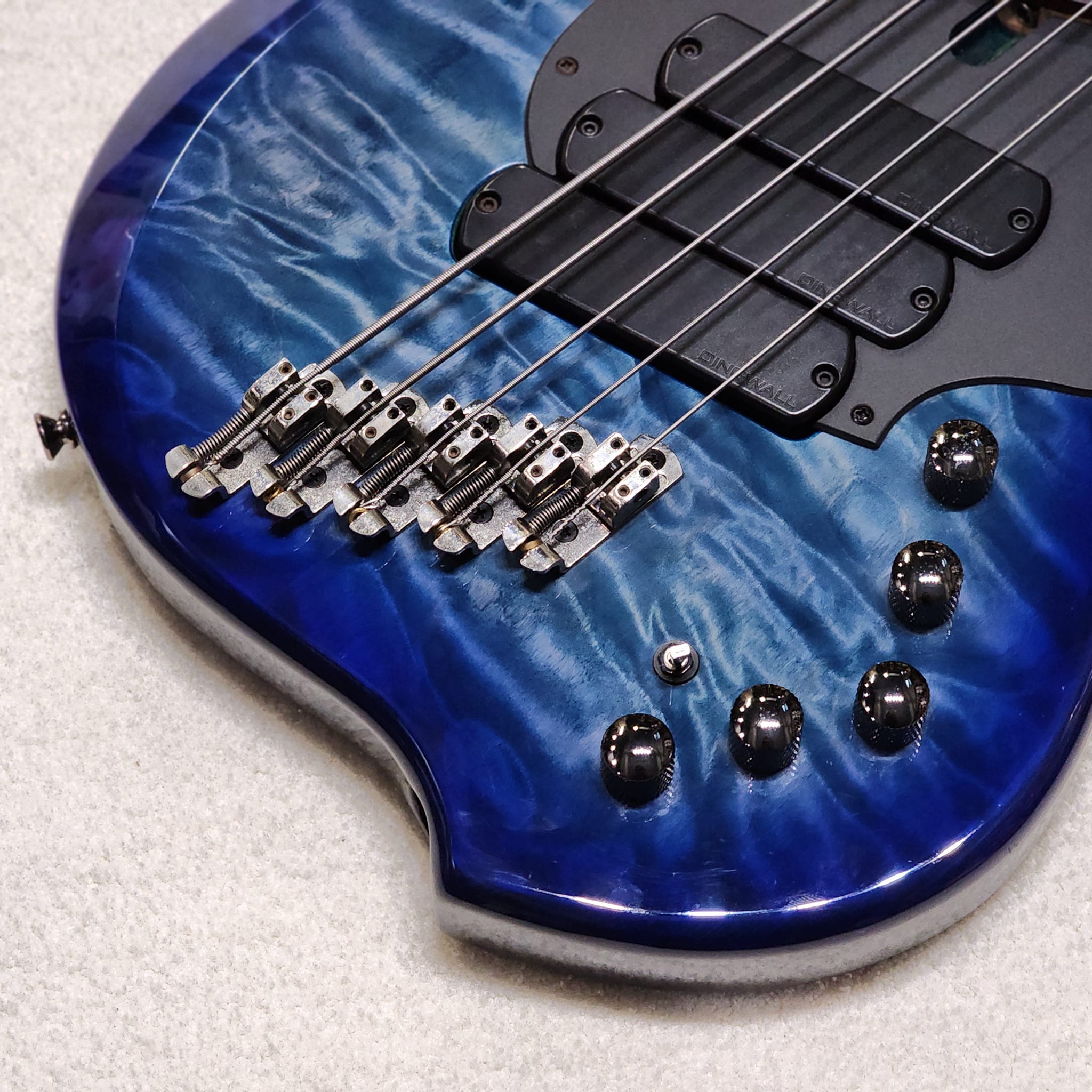 (USED) DINGWALL COMBUSTION BASS C3-5 - INDIGO BURST