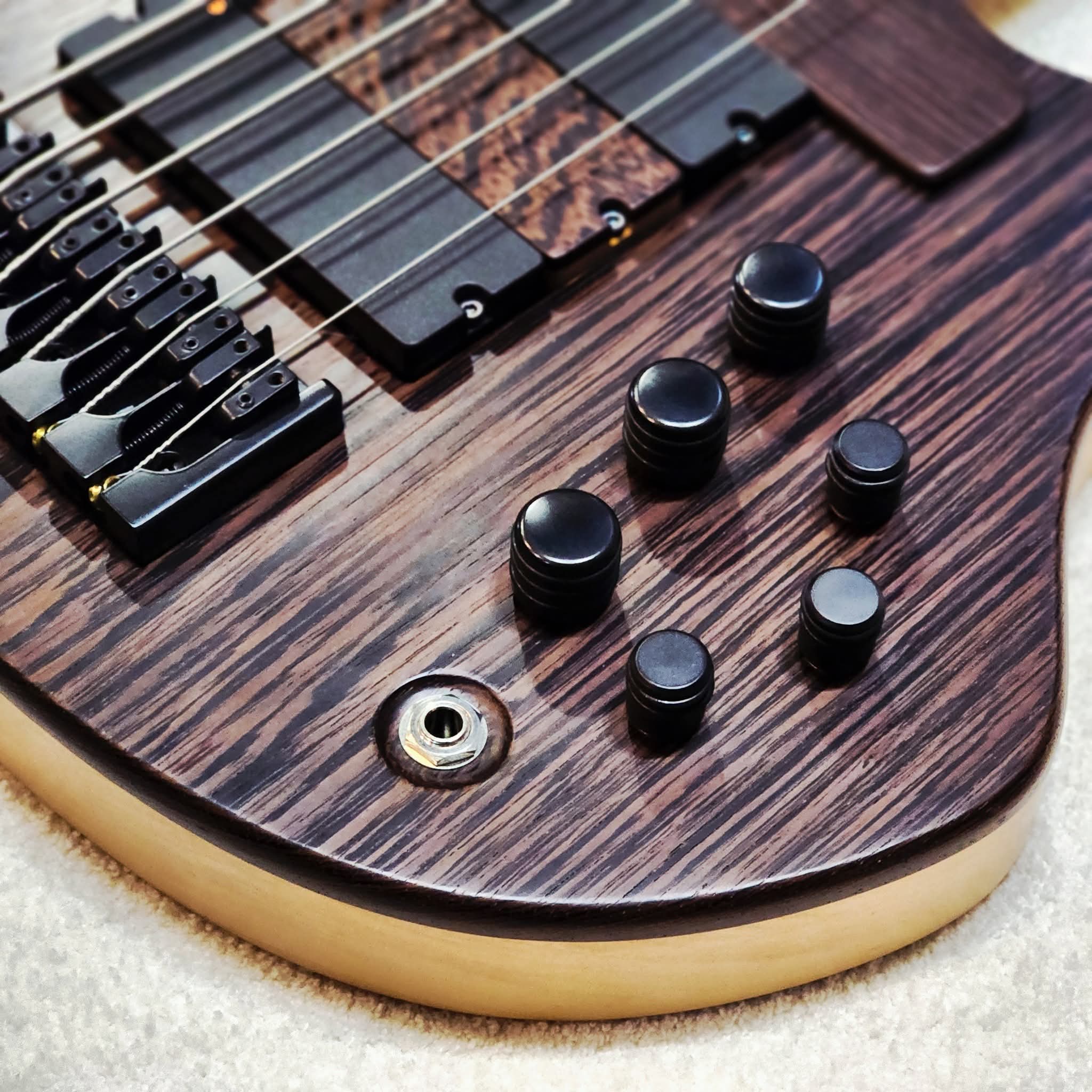 MATTISSON HL-6 WENGE - HENDRIK LINDER SIGNATURE
