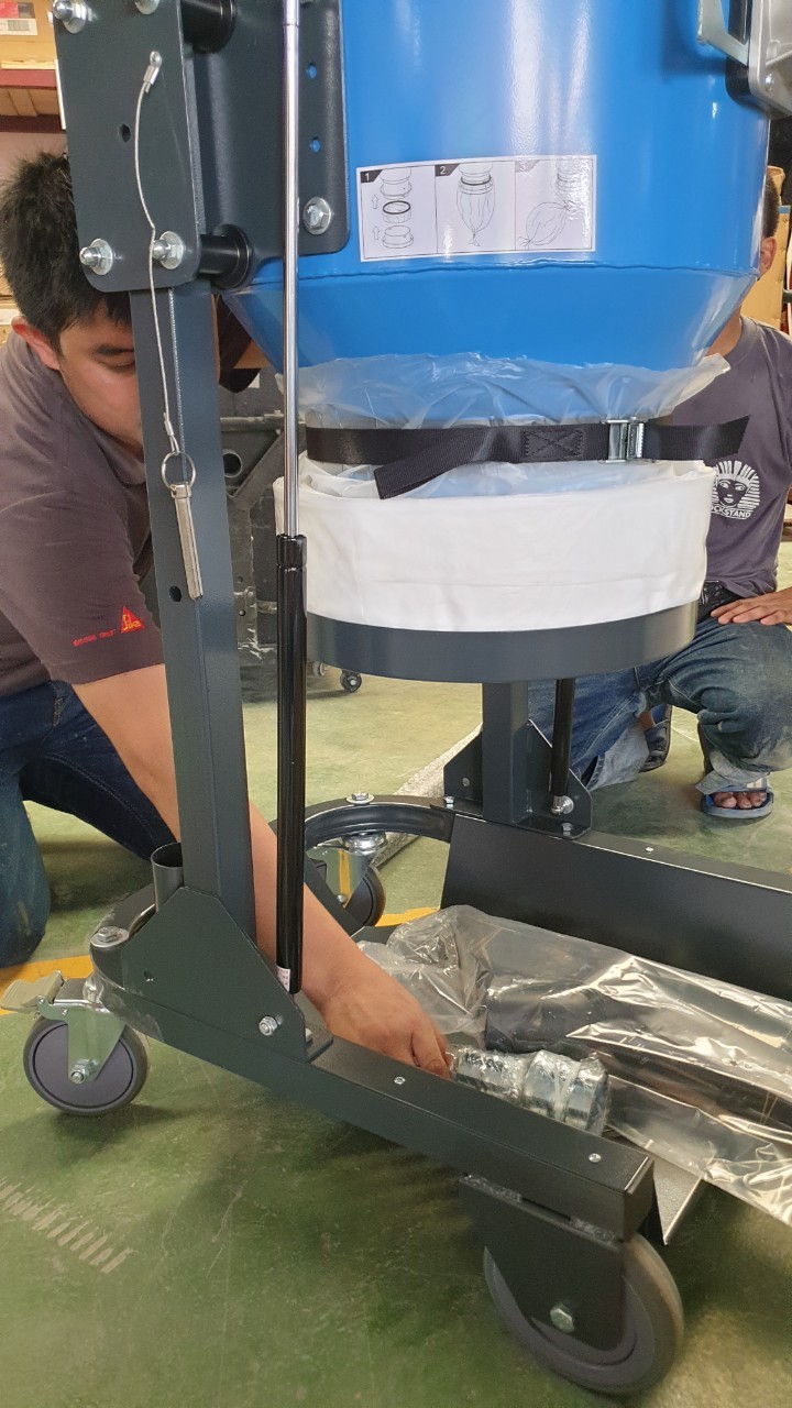 VC65 เครื่องดูดฝุ่นอุตสาหกรรม ขนาด 50 ลิตร (Blue)