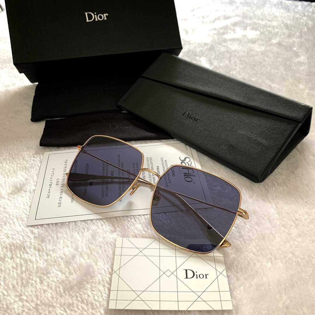 #olsdiorglasses. ราคา 1980 บาทเท่านั้น ===== Dior stellaire 01 มาเพิ่ม งานเกรดบน 🛍🛍พร้อมส่ง เลนส์บลู อุปกรณ์ครบเซทใหญ่ตามแบรนด์ : Full set เซทใหม่กล่องดำแบบพับ สวยมาก ราคา 1600 บาท ✅รับประกันความพอใจ👍🏼 ***ถ่ายจากสินค