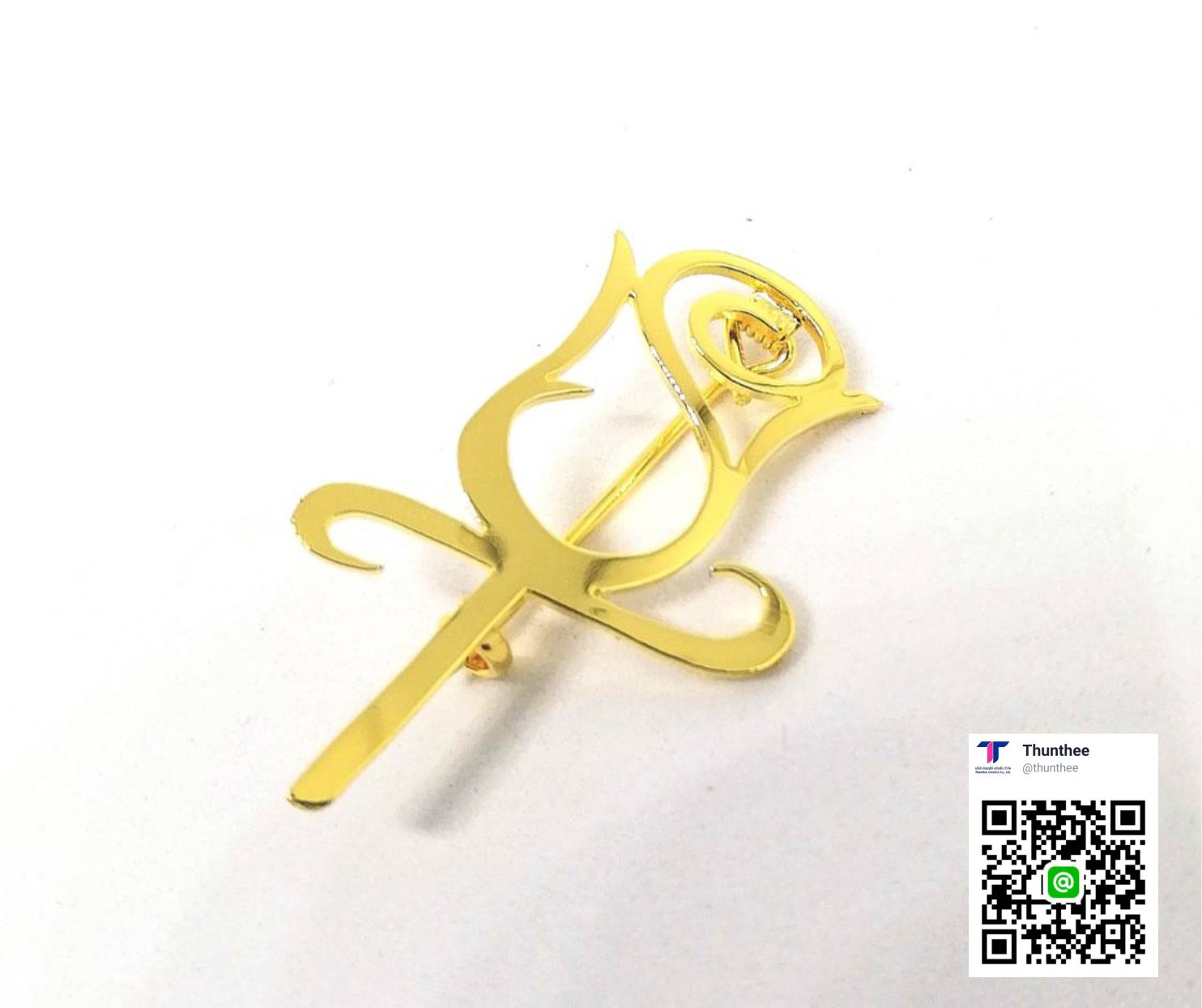 เข็มกลัดฉลุ