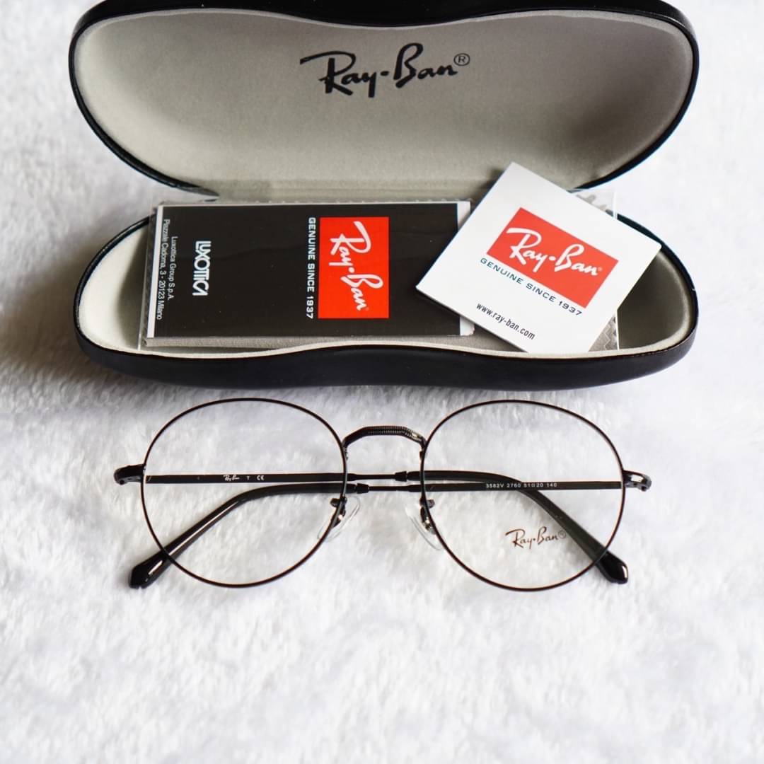 กรอบแว่น Rayban R3447 round 😍ทรงสวย งานนน่ารัก ครบเซท Hight Quality PREMIUM GADE 1:1 Sz.51 mm Col. ครบสีพร้อมส่งคะ Price : 1,480฿ (ปลีก) ราคาส่งรับมากทักแชท สอบถามเพิ่มเติมได้ที่ http://line.me/ti/p/%40kwi1088c หรือ Line 🆔 : 0934340728. &#