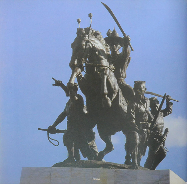 สมุดภาพประติมากรรมกรุงรัตนโกสินทร์ (ภาษาไทย-อังกฤษ)