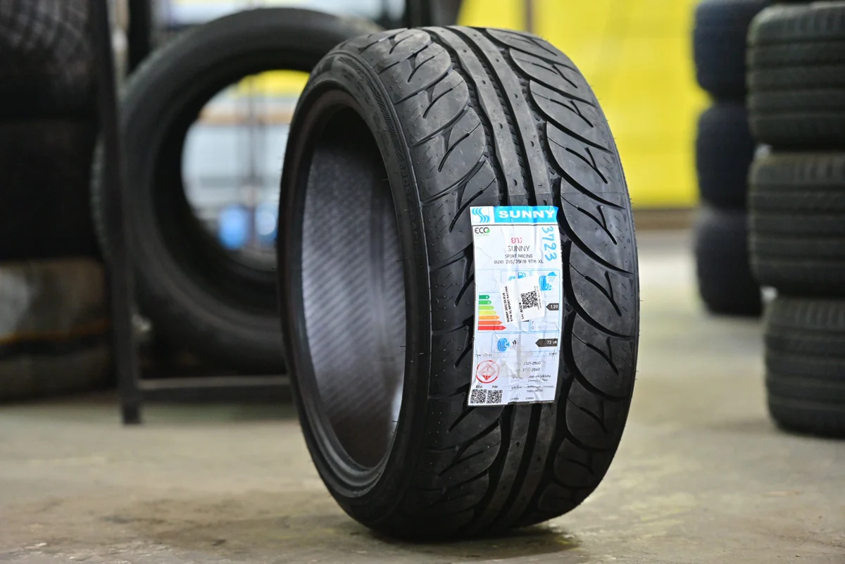 ยาง SUNNY SPORT RACING ขนาด 235/40-18ราคาพิเศษ สั่งได้