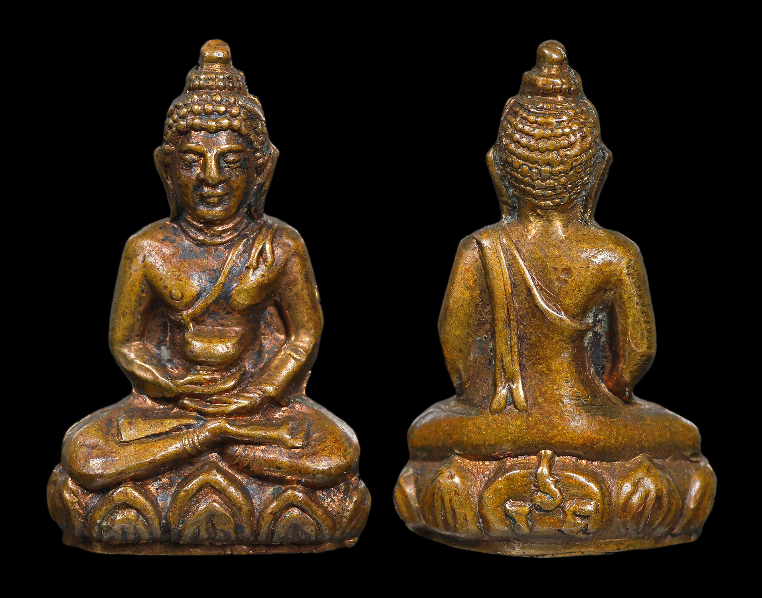 พระกริ่งร.ด. เจ้าคุณนรฯ วัดเทพศิรินทร์ เนื้อทองผสม ปี2513 ตอกโค๊ตดาบไขว้ที่ใต้ฐาน กริ่งดัง สภาพสวยเดิมๆ