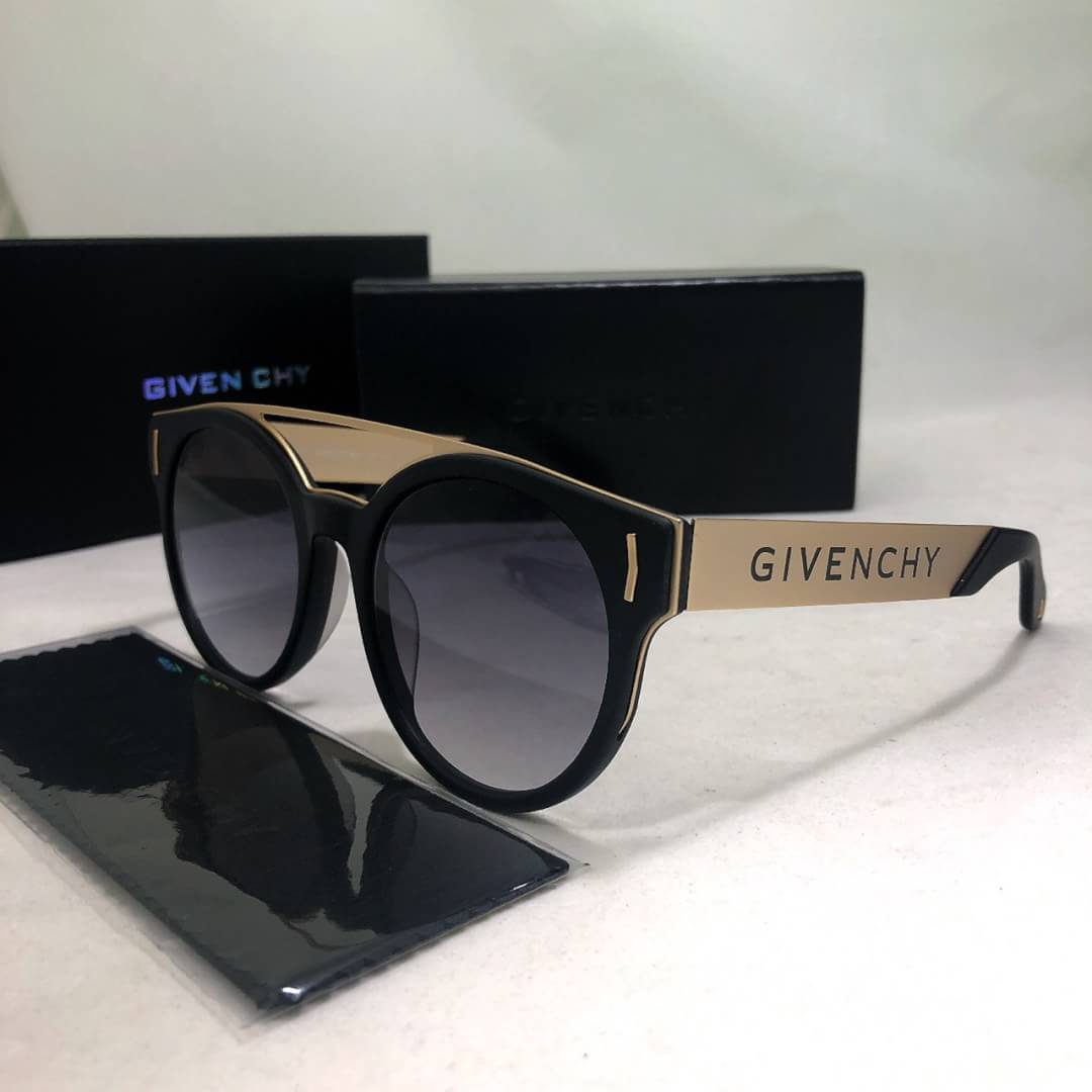 #olsgivenchyglasses GIVENCHY GV7017ns รุ่นเจนนี่ ♥️ งานฮิตมาก รายละเอียดเปะสุด♥️ งานเกรด ออริ ปั้มโลโก้ทุกจุด เทียบแท้1:1 Sz. 53-31-145มม Col. ดำทอง อุปกรณ์ครบเซทใหญ่ตามแบรนด์ : Full set ✅รับประกันความพอใจ👍🏼 ***ถ่ายจาก