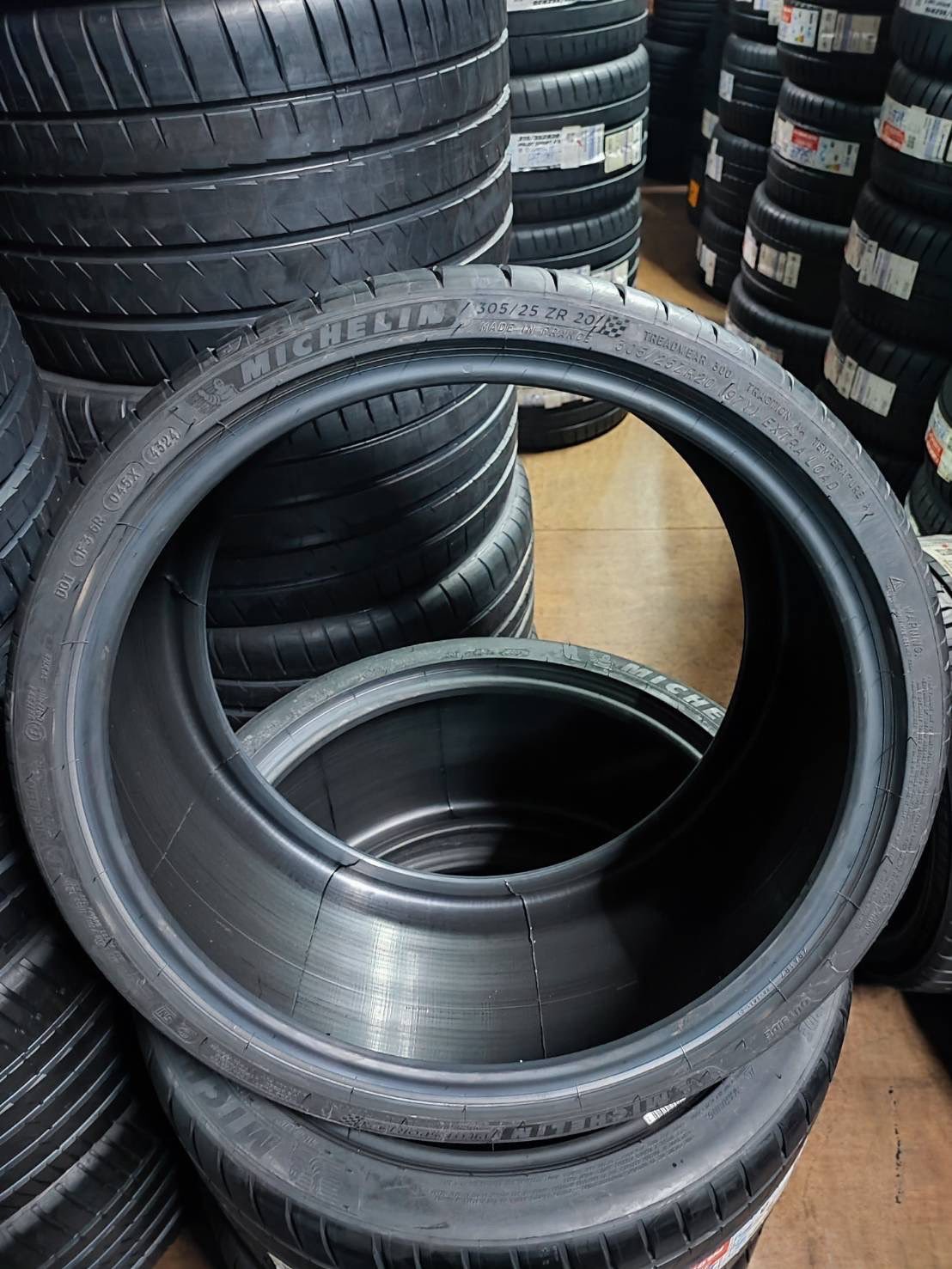 ยาง MICHELIN PILOT SPORT 4S ขนาด 305/25-20 สั่งได้