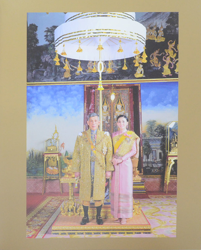 ประทีปทองส่องทางพลังงานไทย (พร้อมกล่อง)