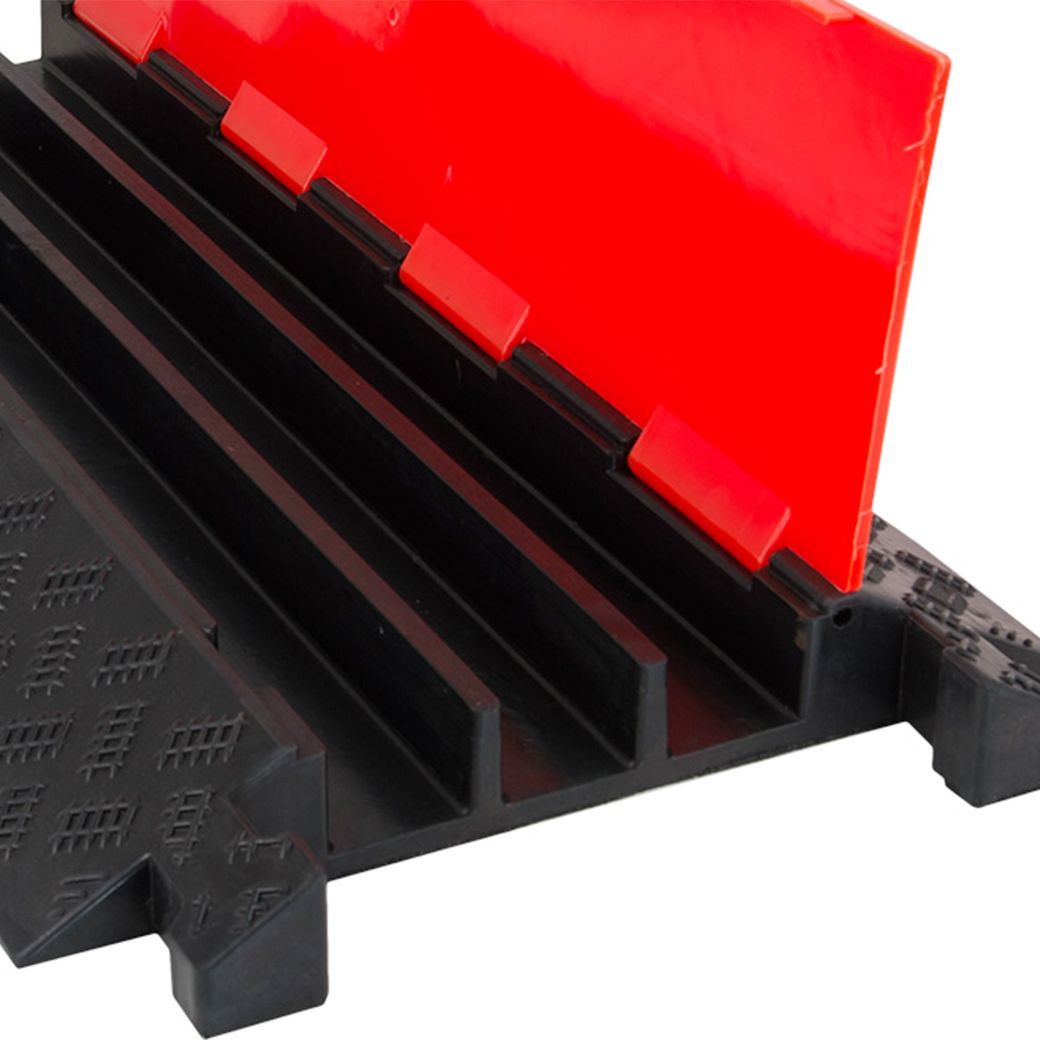 YAMADA ยางป้องกันสายไฟ 3 ช่อง 90x50x7cm สีแดง