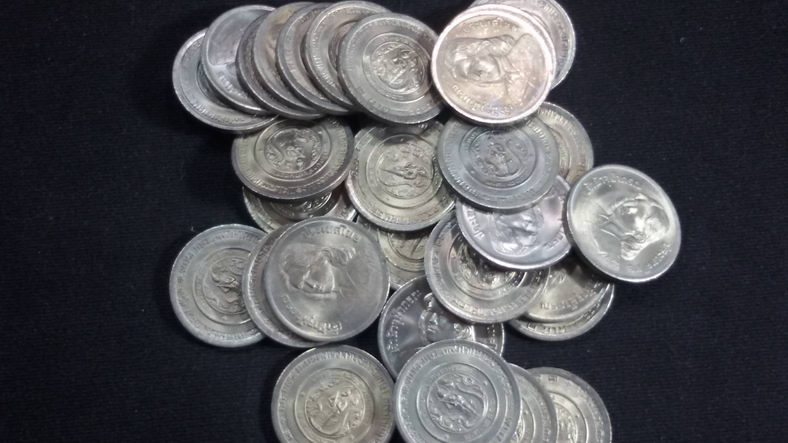 เหรียญ 2 บาท เจ้าฟ้าจุฬาภรณวลัยลักษณ์ทรงสำเร็จการศึกษา ปี 2522 UNC