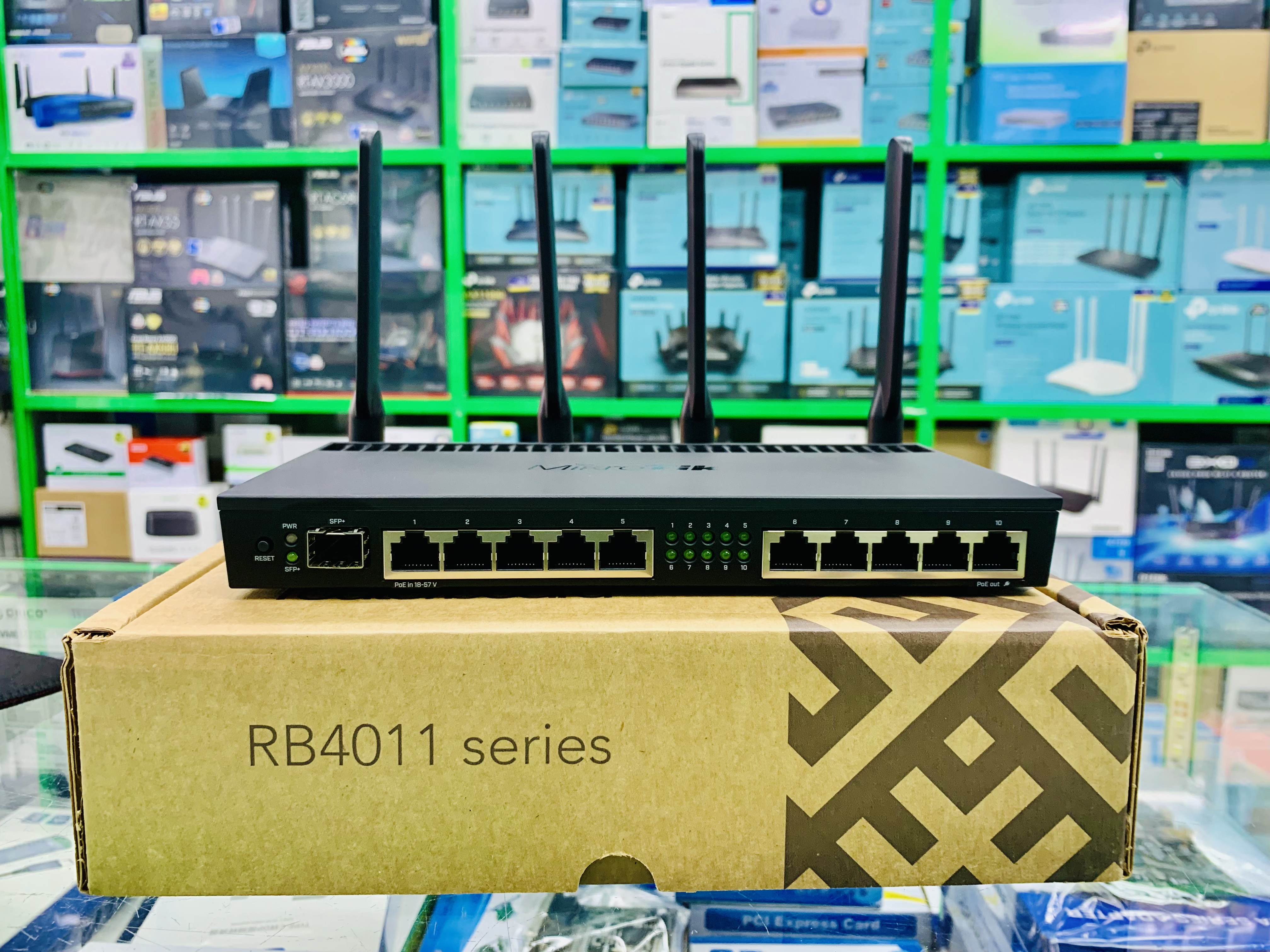 MikroTik RB4011iGS+RM Enterprise Router – 1.4GHz CPU, 1GB RAM, 10x LAN, 1x SFP+ 10Gbps