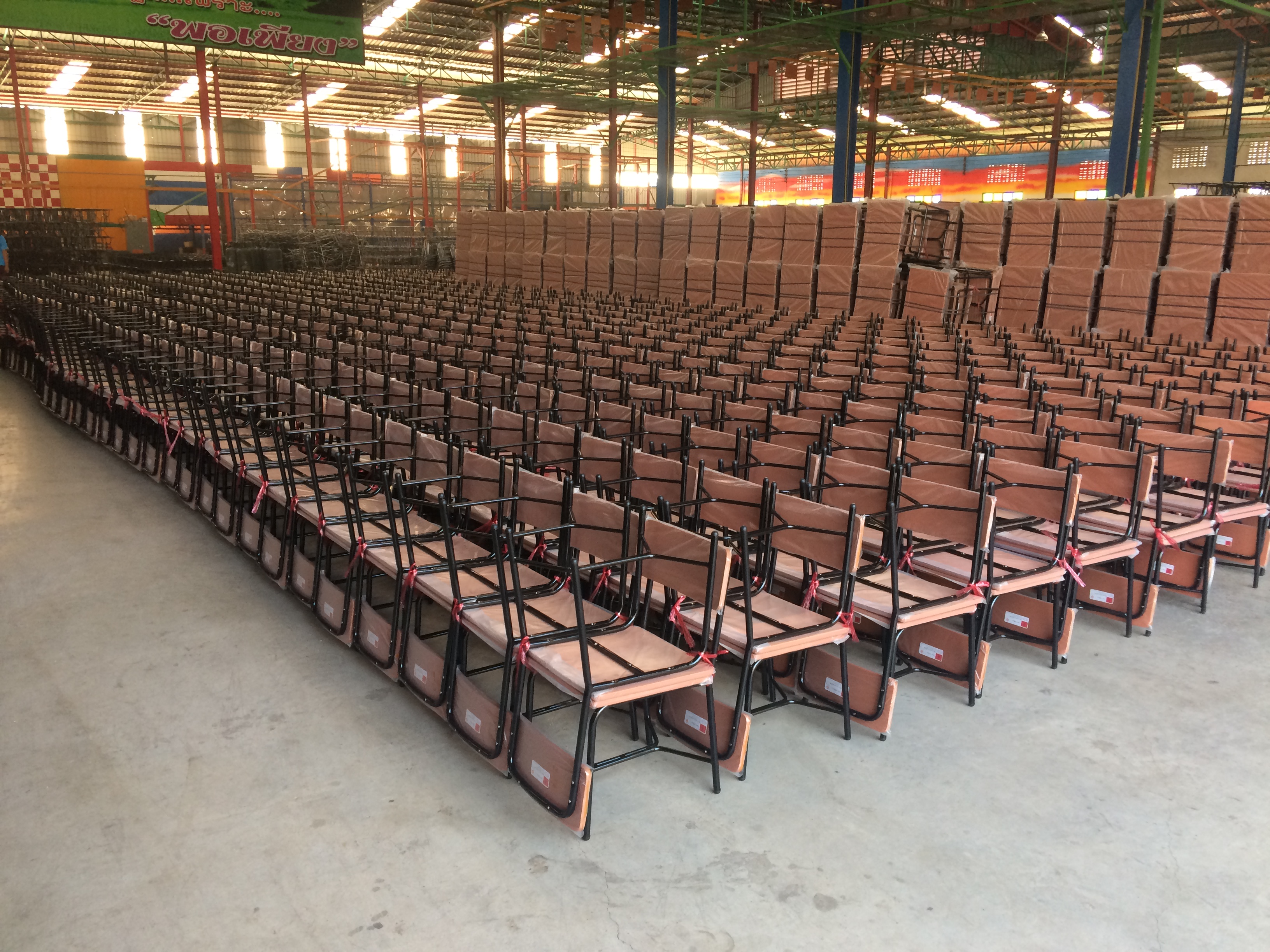 โต๊ะเก้าอี้นักเรียน มอก.ระดับมัธยมศึกษาตอนต้น Size4 ไม้ MDF