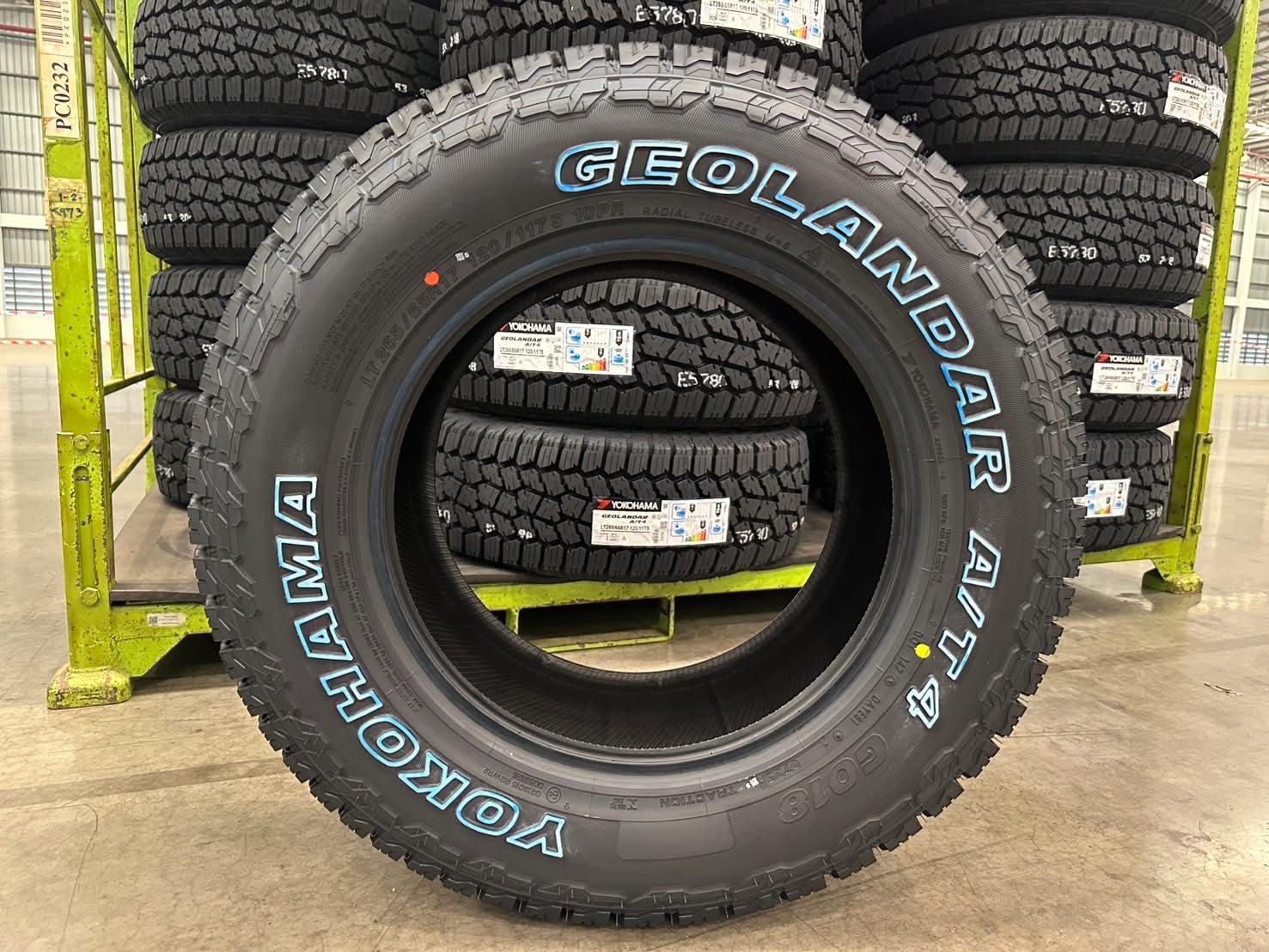ยาง YOKOHAMA GEOLANDAR A/T4 G018 OWL ขนาด 235/75-15ราคาพิเศษ สั่งได้