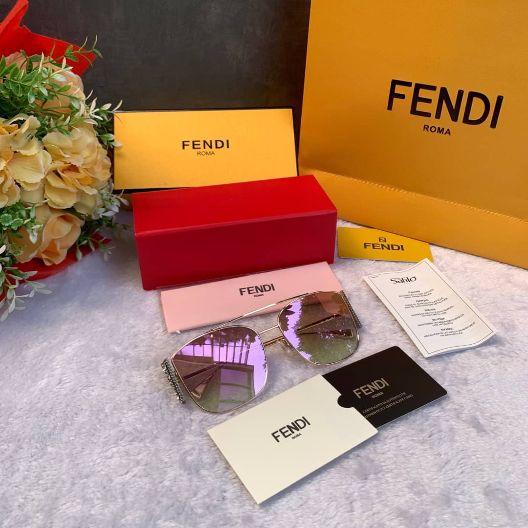 Fendi wing งานแฟชั่นใหม่ 2020🤩 🔥🔥พร้อมส่ง ปรอทชมพู งานเกรด Hi end ปั้มโลโก้ทุกจุด เทียบแท้1:1 อุปกรณ์ครบเซทใหญ่ตามแบรนด์ : Full set ✅รับประกันความพอใจ👍🏼 สอบถามเพิ่มเติมได้ที่ http://line.me/ti/p/%40kwi1088c ห