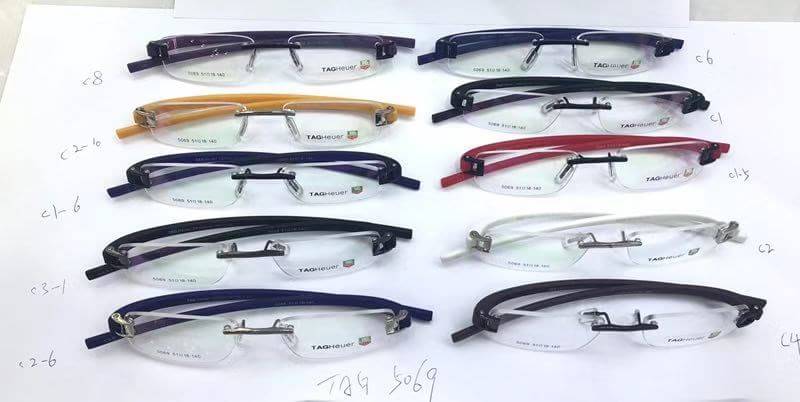 มาใหม่ หลายสีครับ #olstagglasses กรอบแว่น Tag heuer ขายาวโค้งรับรูปหน้า มีความยืดหยุ่น ไม่กดทับขมับ ใส่สบาย ทรงสปรอท สวย เท่ห์ 💢มาไว หมดไวมากครับ รุ่นนี้ 💢สอบถามเพิ่มเติมได้ที่ http://line.me/ti/p/%40kwi1088c หรือ Line