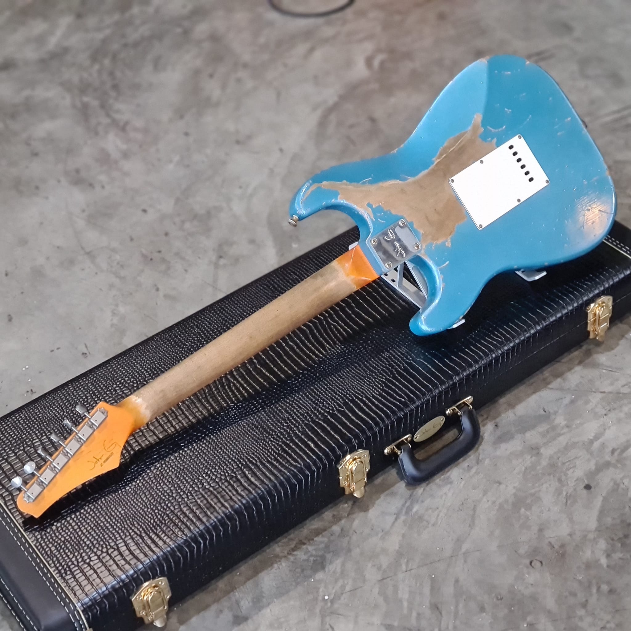 (BRAND NEW) JOHN CRUZ CUSTOM GUITARS - CROSSVILLE ST , GULF BLUE METALLIC OVER SUNBURST "BATTLE AXE" #JC00880522 (2022)