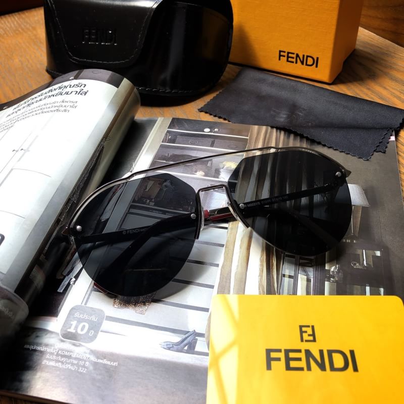#olsfendiglasses Fendi บางเบา เลนส์สบายตา🤩 งานเกรด Hi end ปั้มโลโก้ทุกจุด เทียบแท้1:1 Sz.61-16-140 mm Col. Black price. 1890.- อุปกรณ์ครบเซทใหญ่ตามแบรนด์ : Full set ***ถ่ายจากสินค้าจริง เกรด Hi end เท่านั้น สอบถามเพิ่มเติมได้ที่ http://line.me/ti/